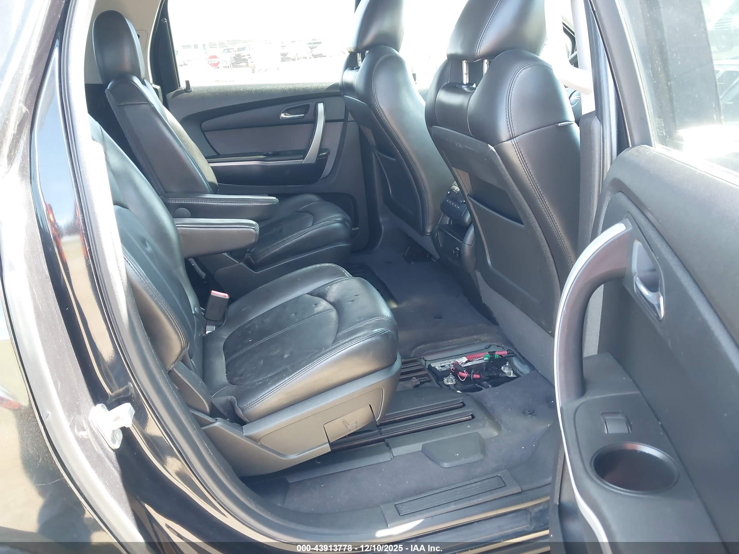 GMC ACADIA image 8
