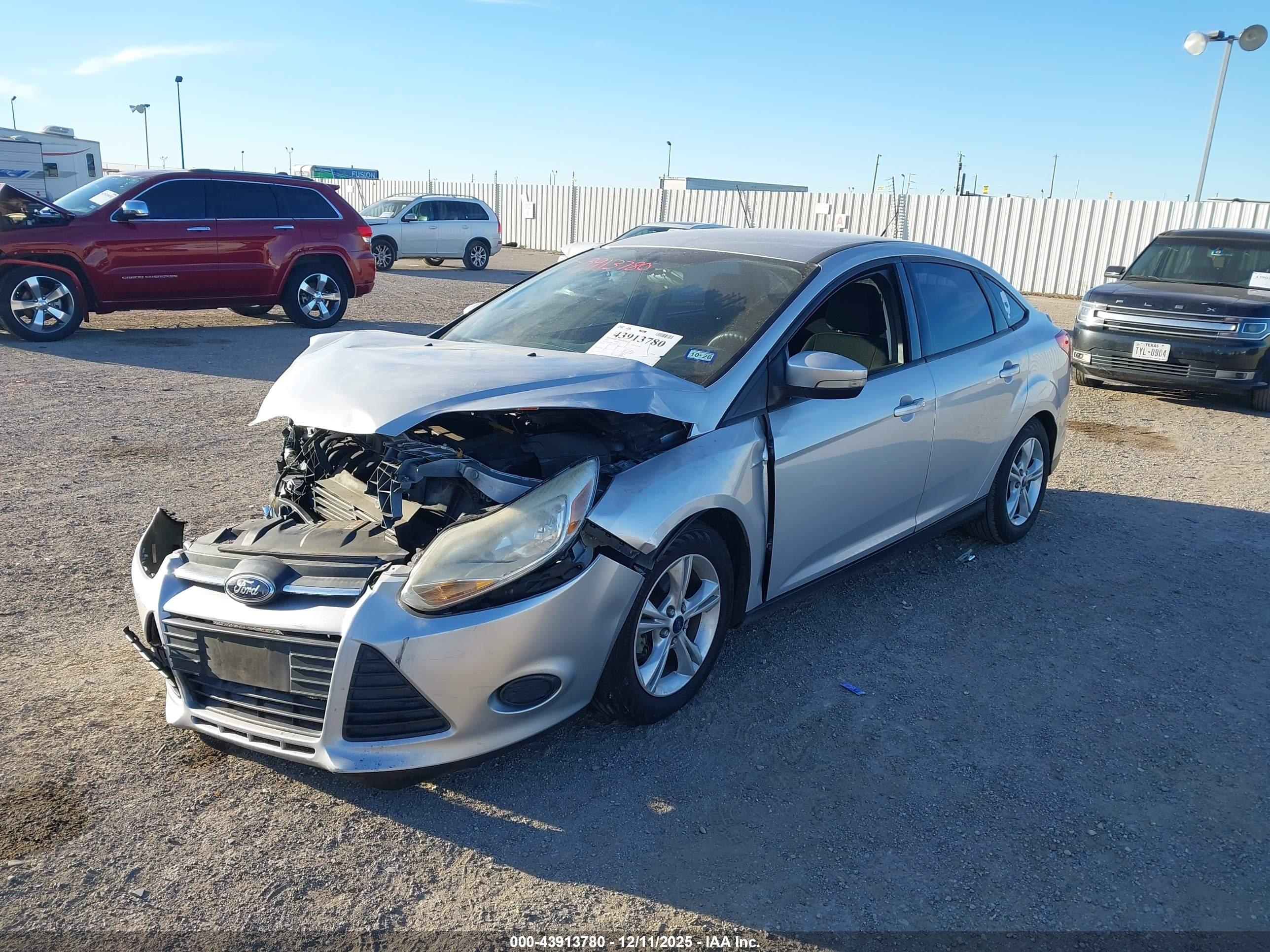 FORD FOCUS image 2