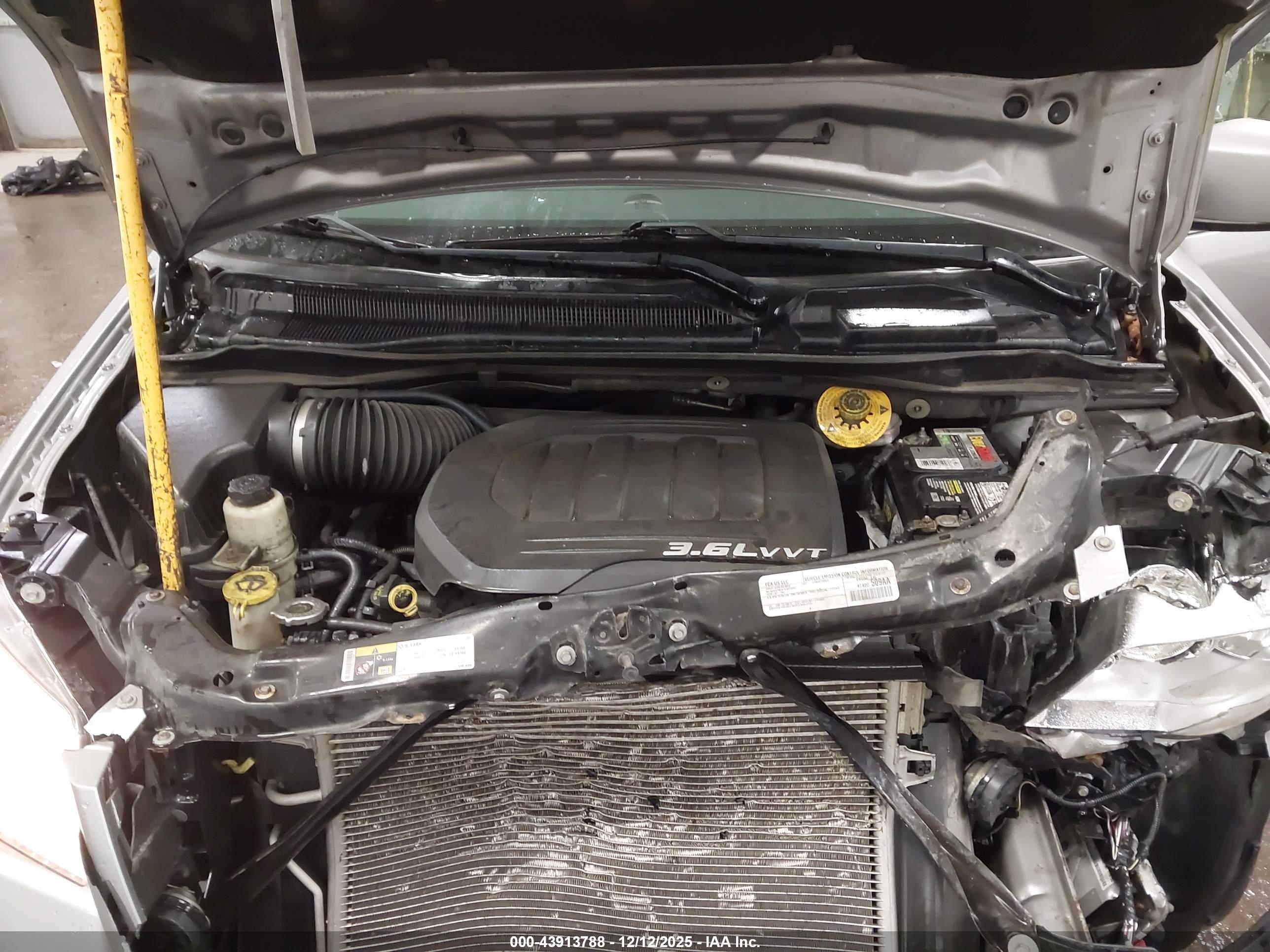 CHRYSLER TOWN image 10