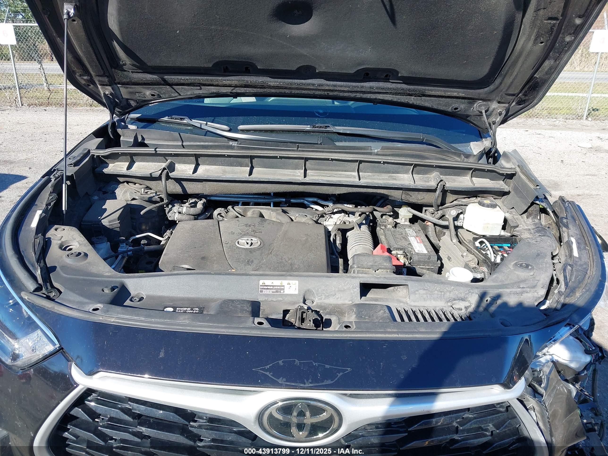 TOYOTA HIGHLANDER image 10