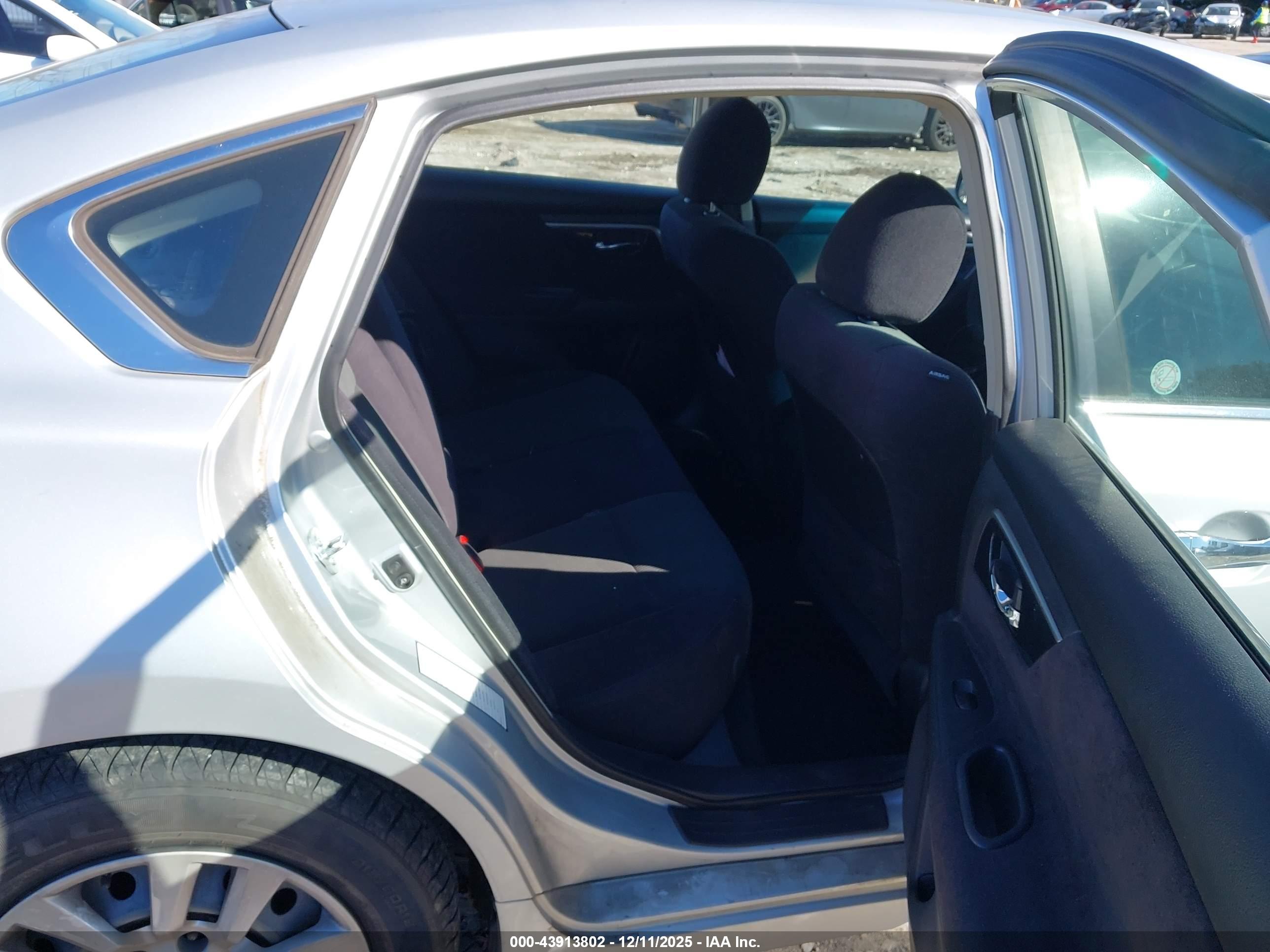 NISSAN ALTIMA image 8