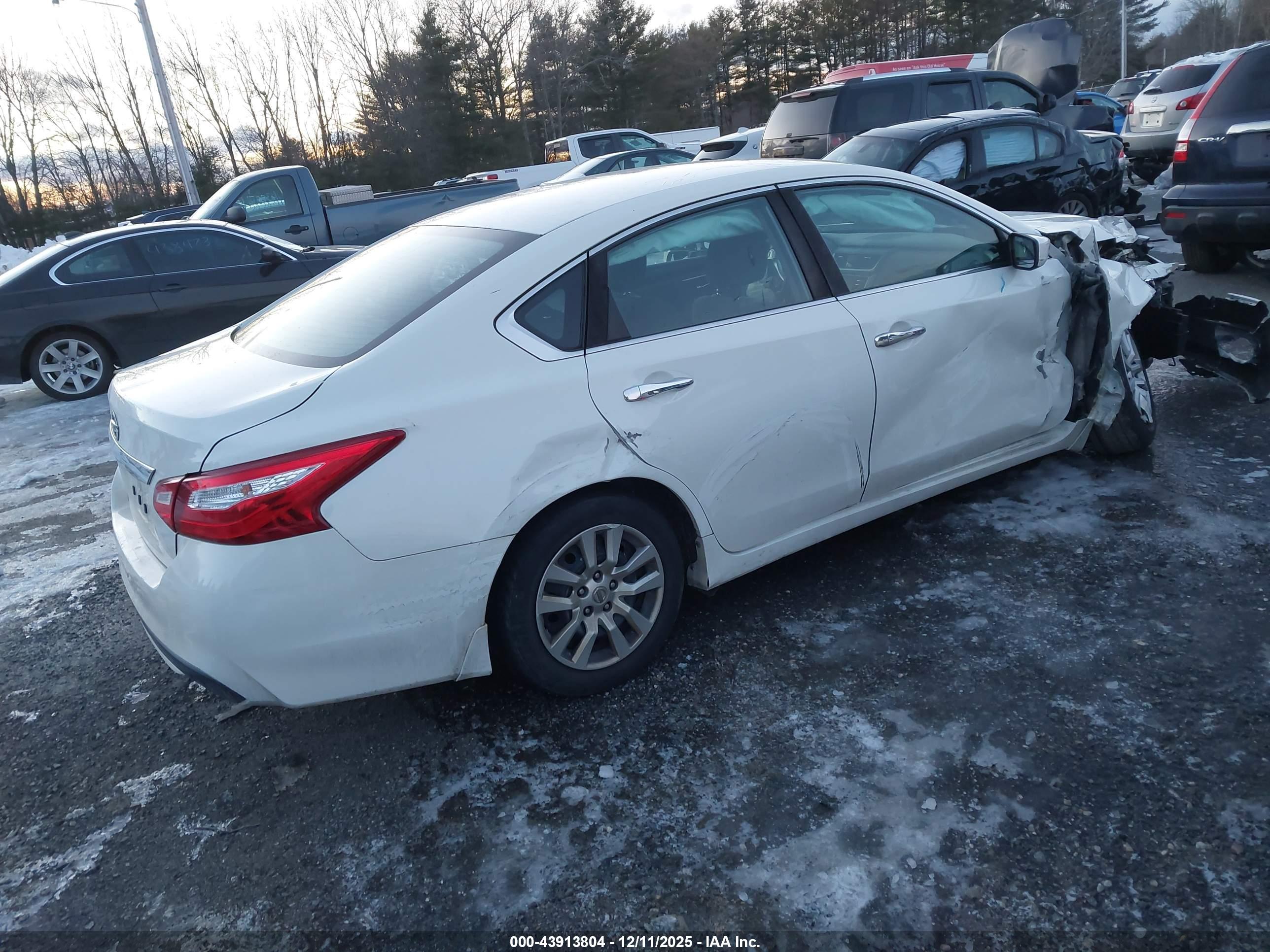 NISSAN ALTIMA image 4