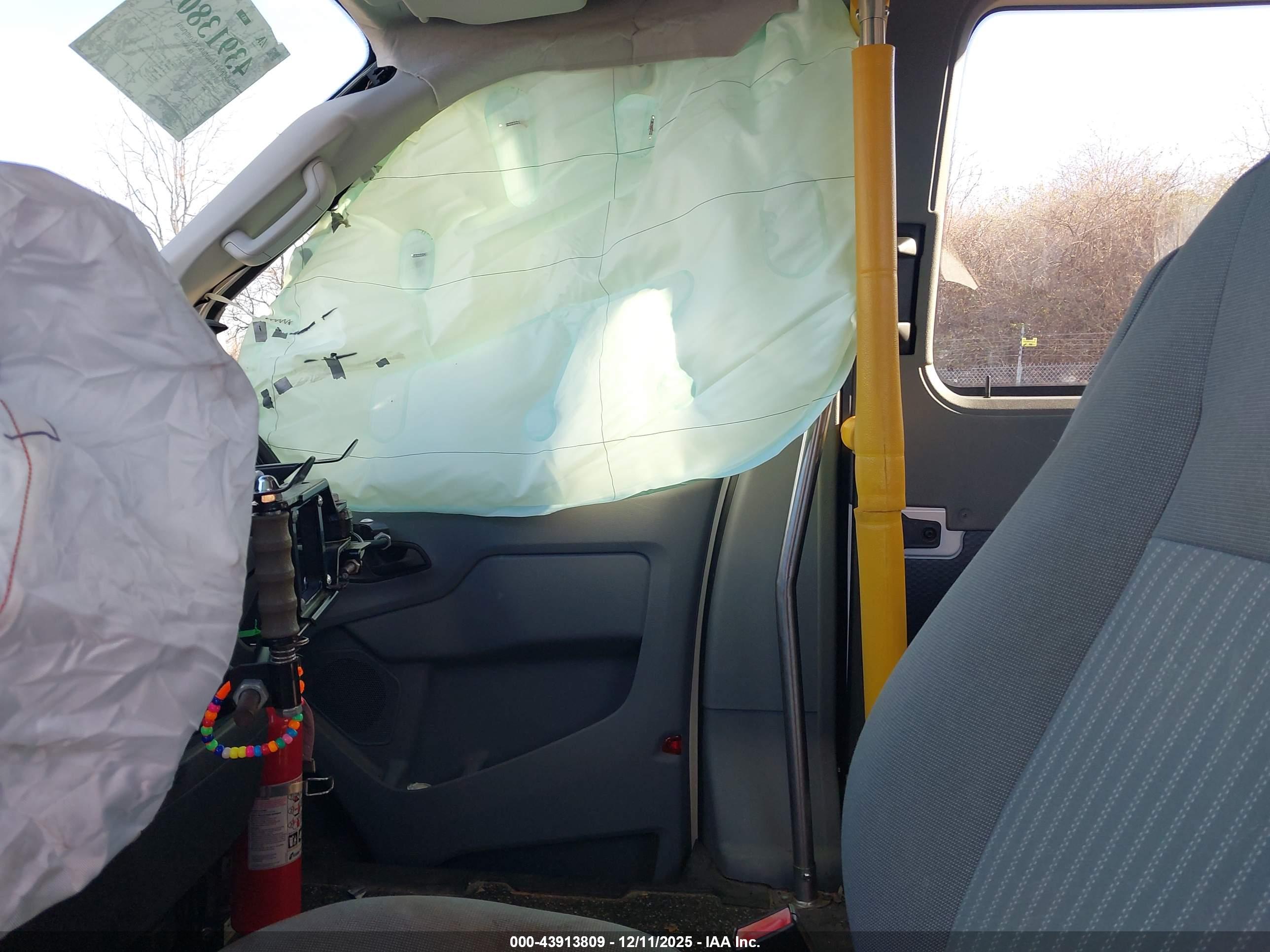 FORD TRANSIT-250 image 5