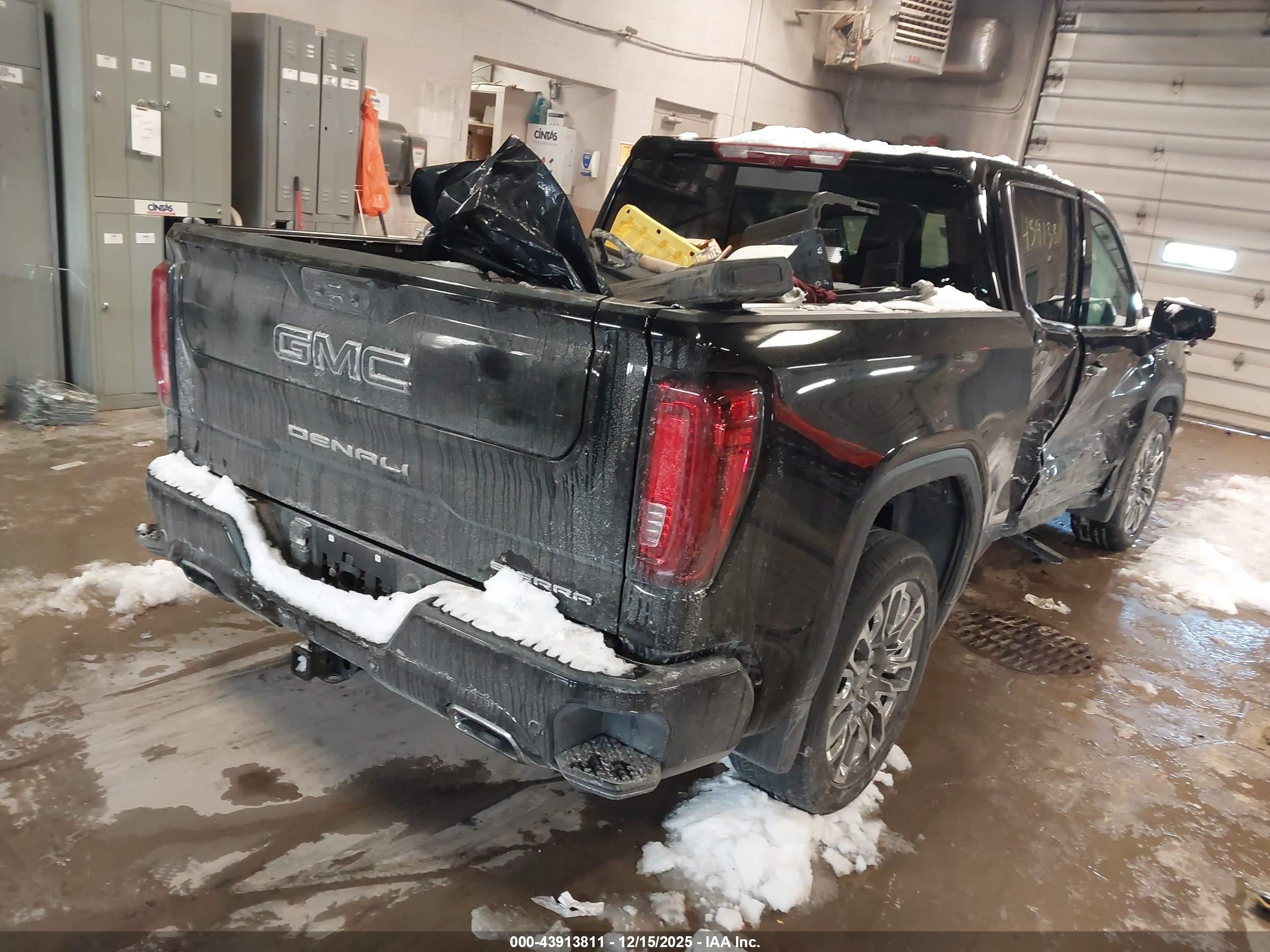 GMC SIERRA image 4