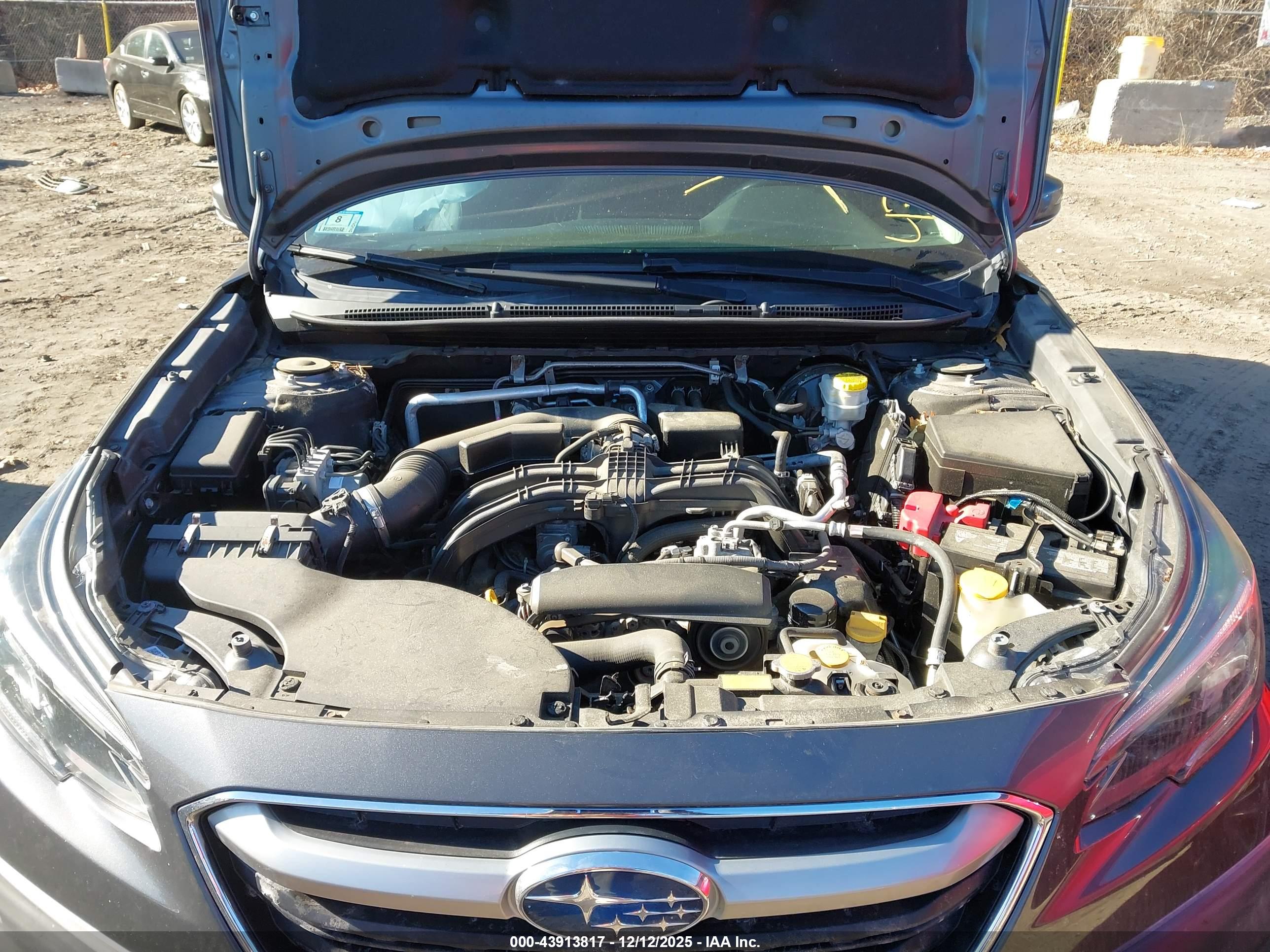 SUBARU OUTBACK image 10