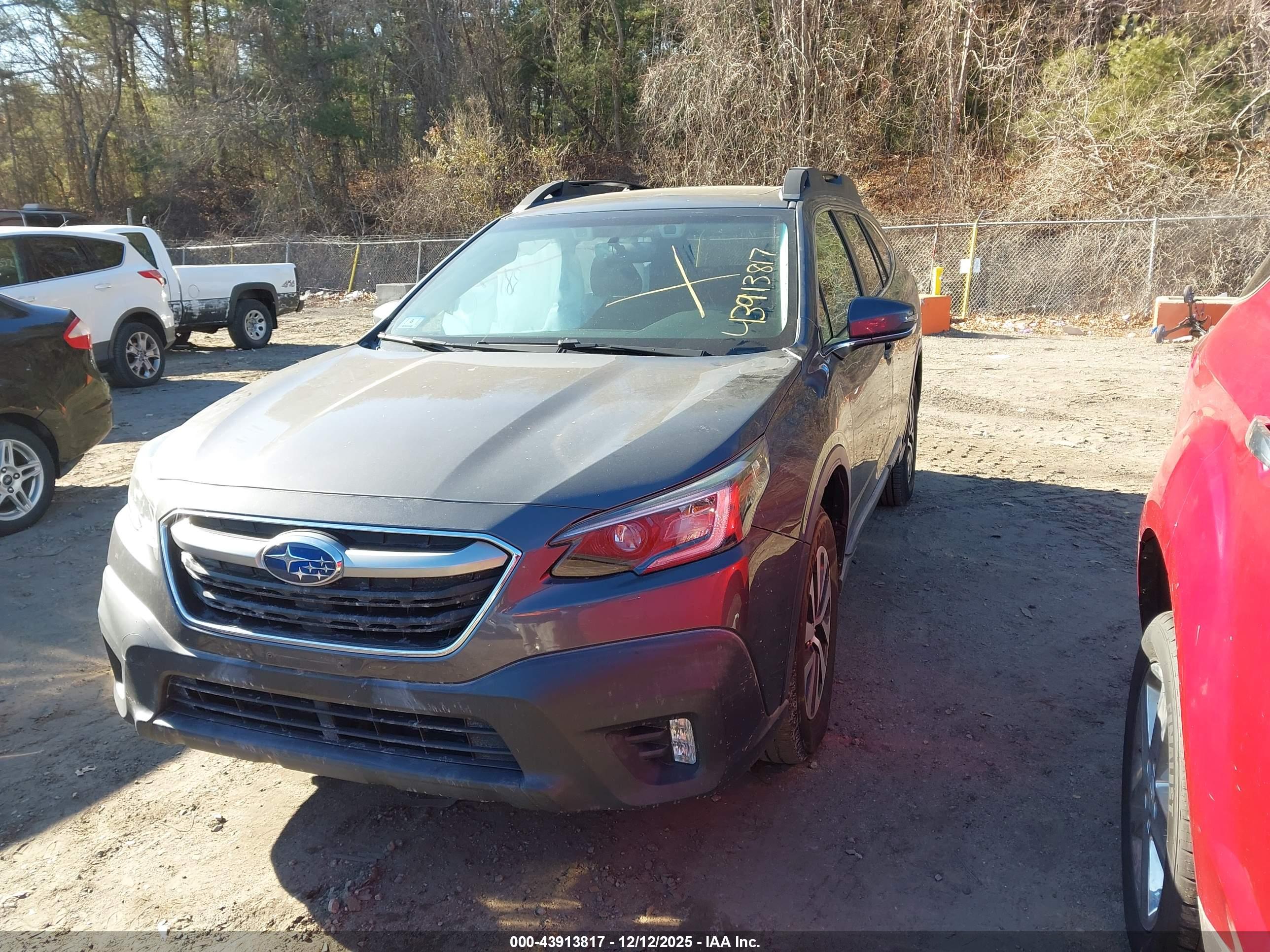 SUBARU OUTBACK image 2
