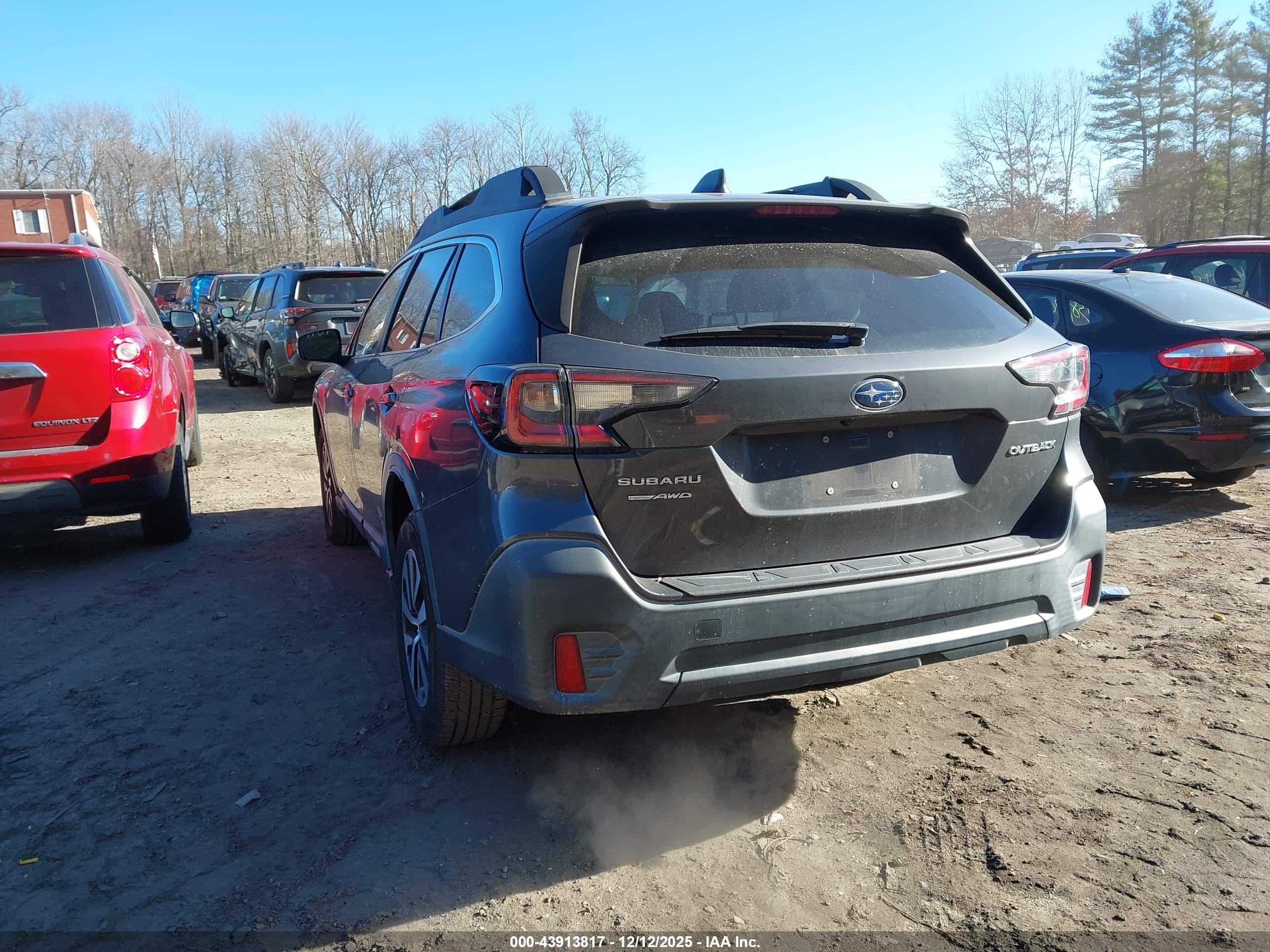 SUBARU OUTBACK image 3