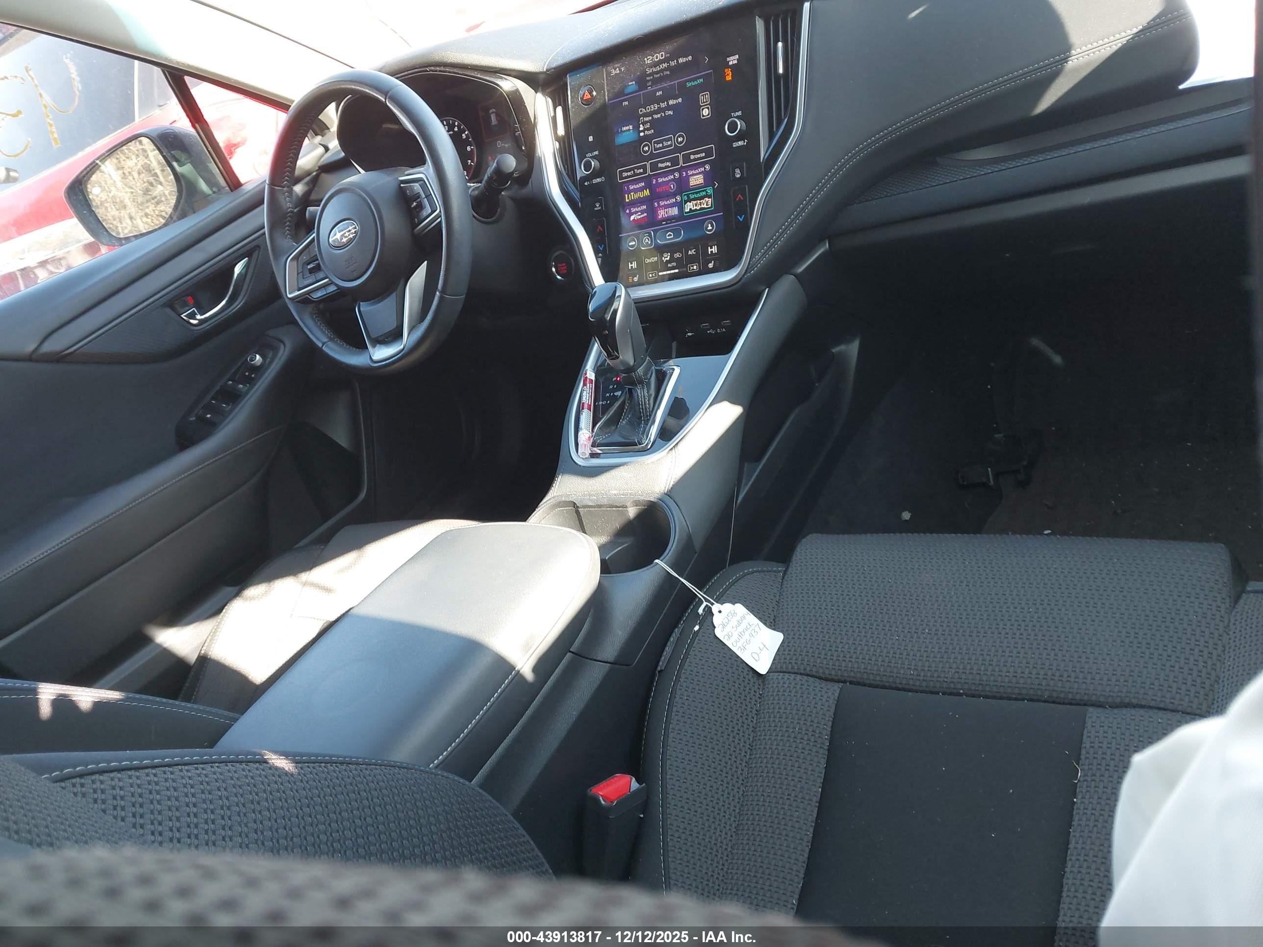 SUBARU OUTBACK image 5
