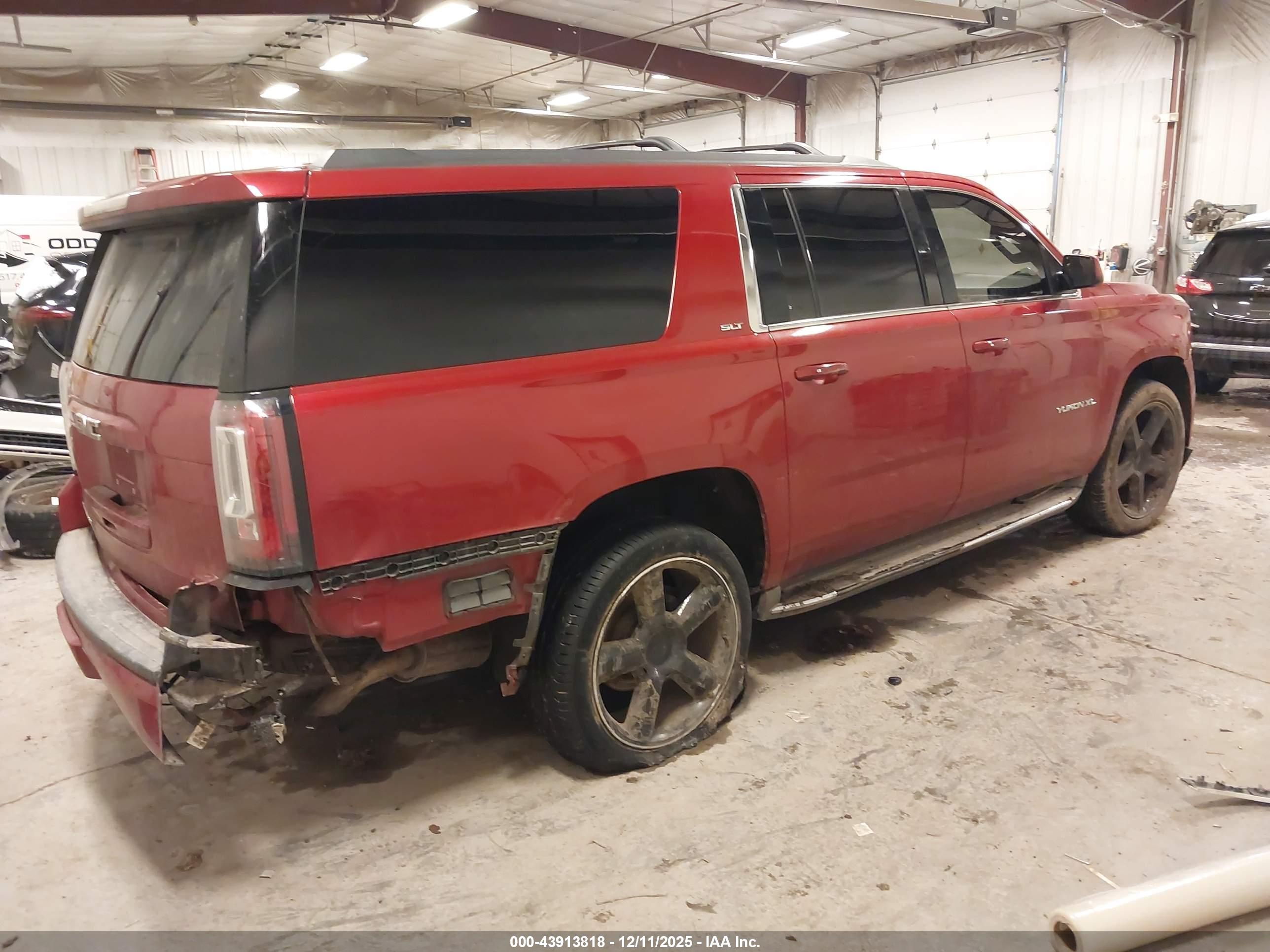 GMC YUKON image 4