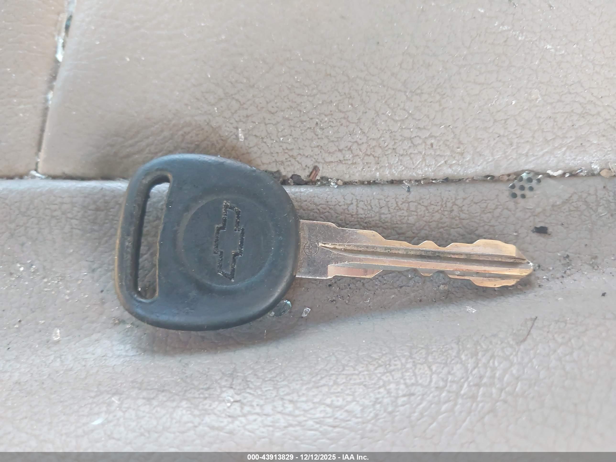 CHEVROLET TAHOE image 11