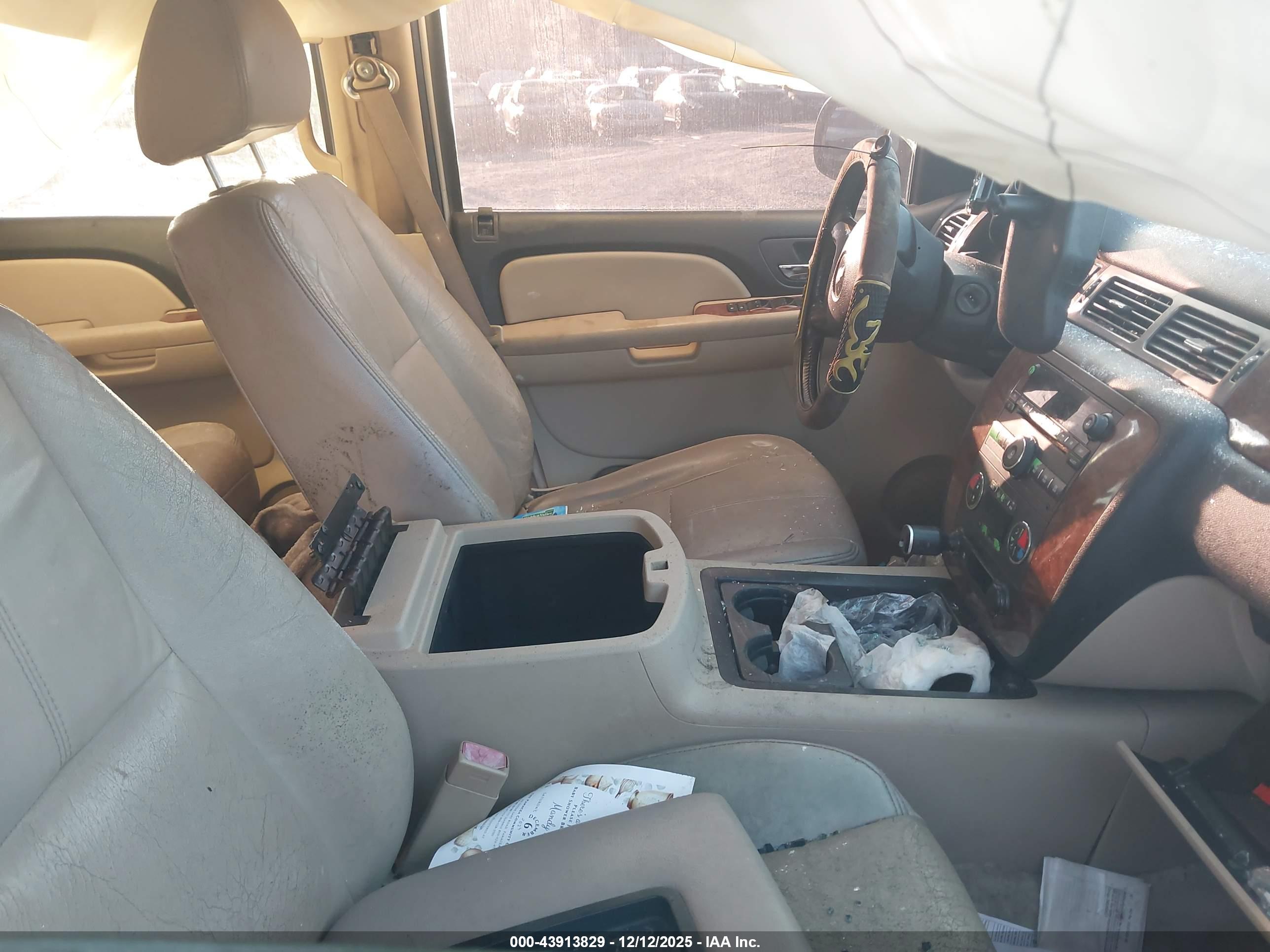 CHEVROLET TAHOE image 5