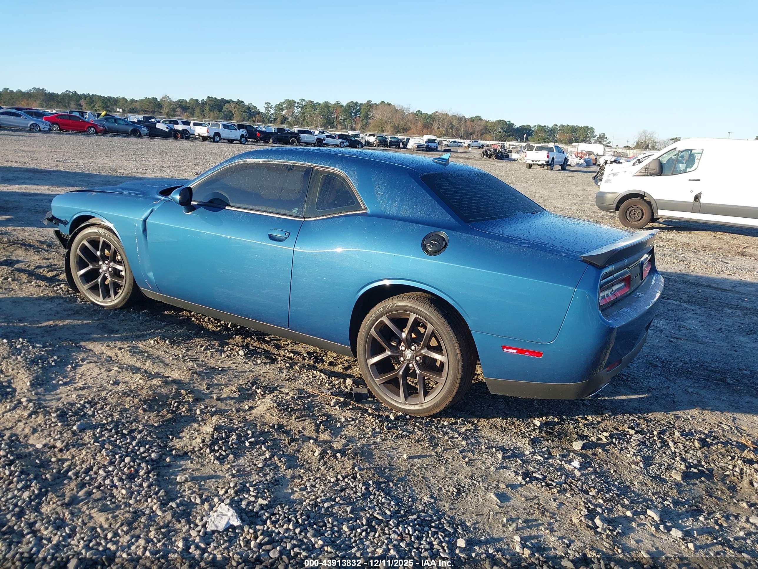 DODGE CHALLENGER image 3