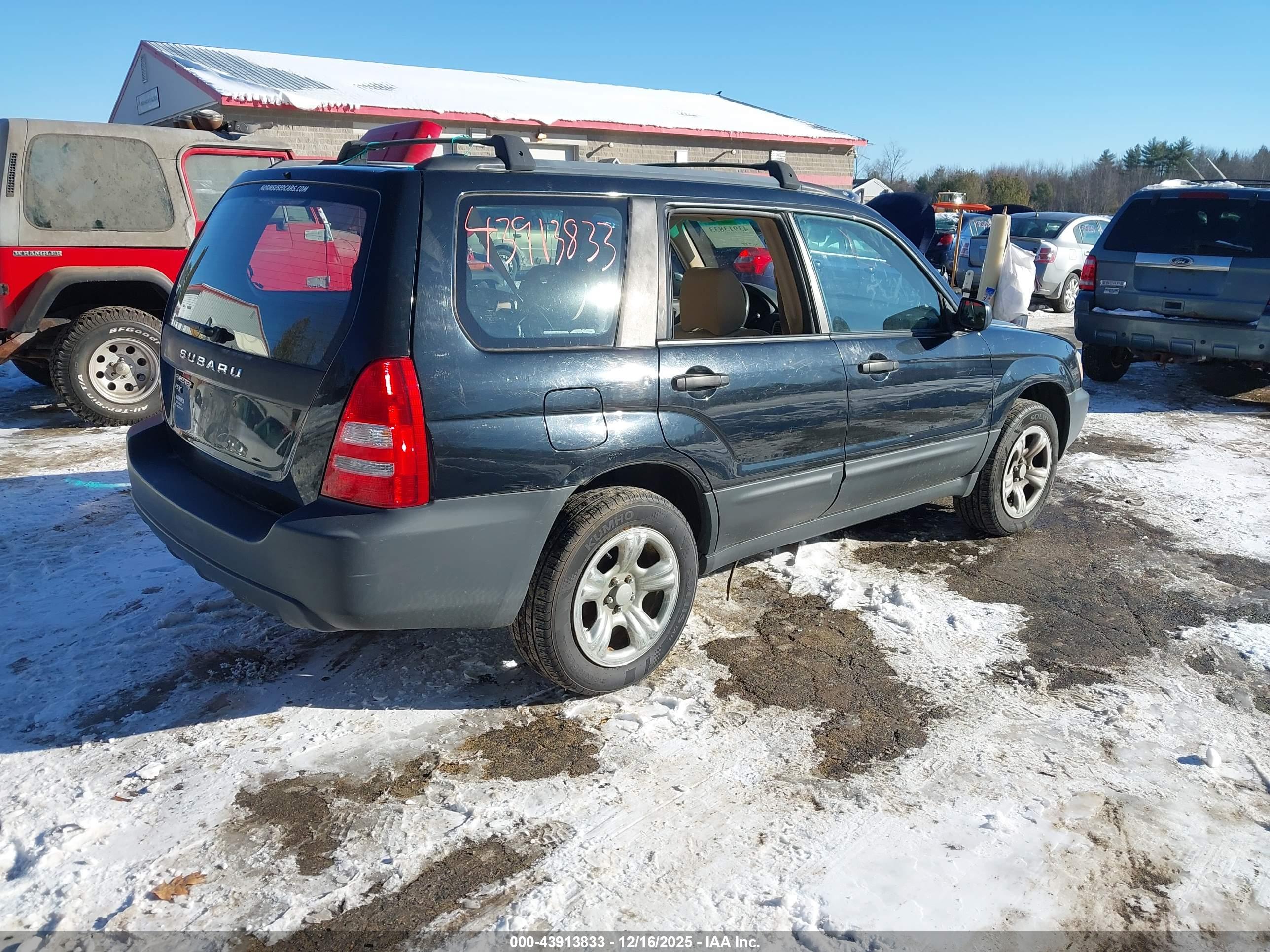 SUBARU FORESTER image 4