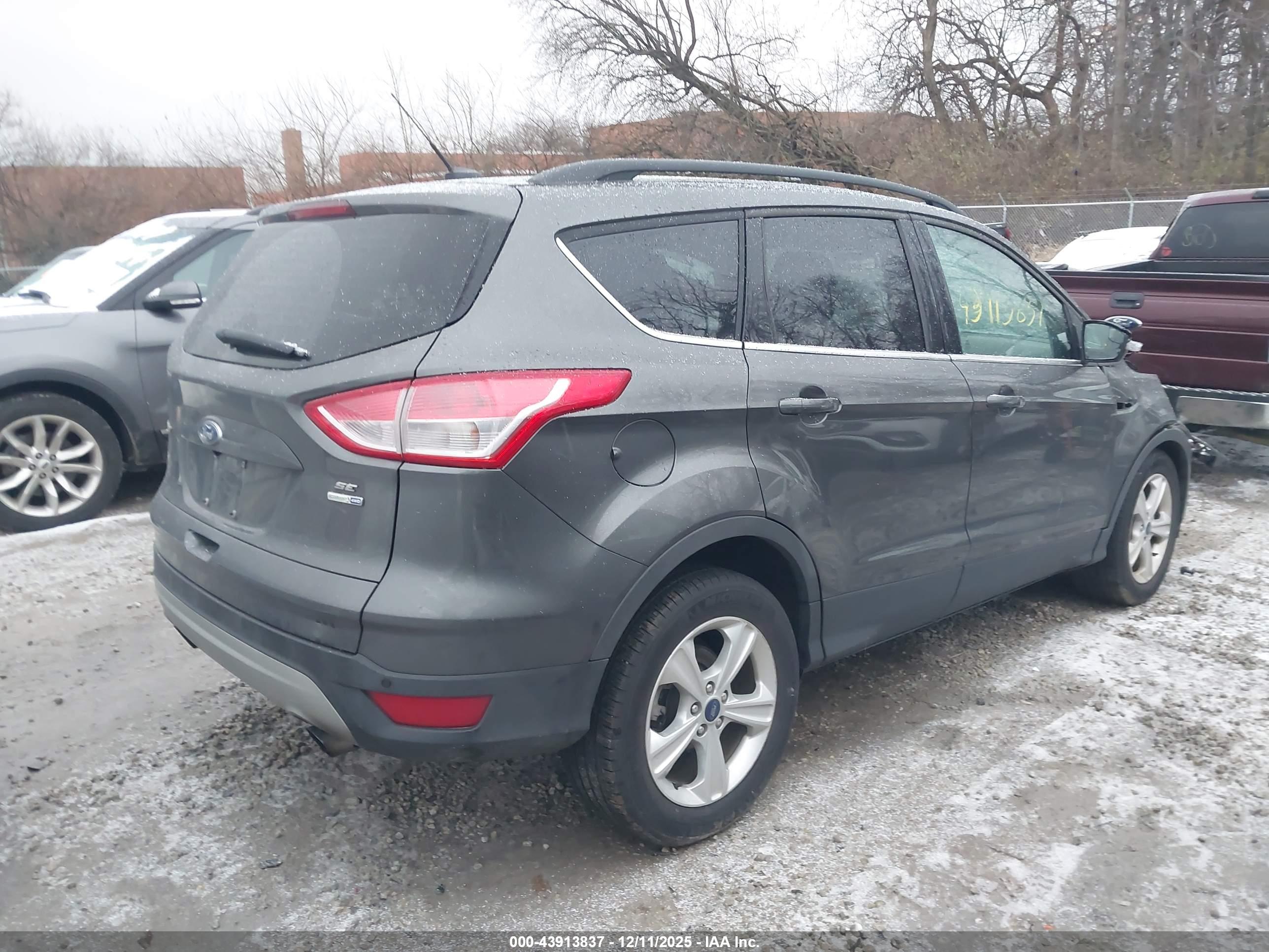 FORD ESCAPE image 4