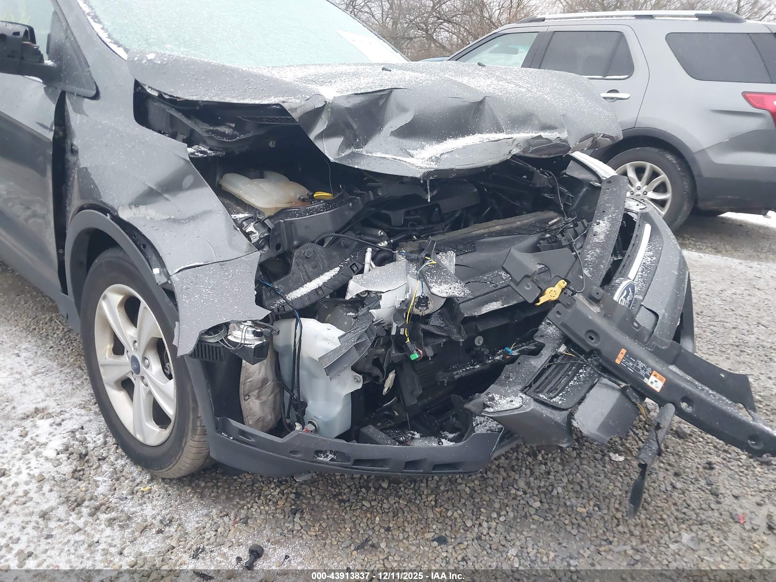 FORD ESCAPE image 6