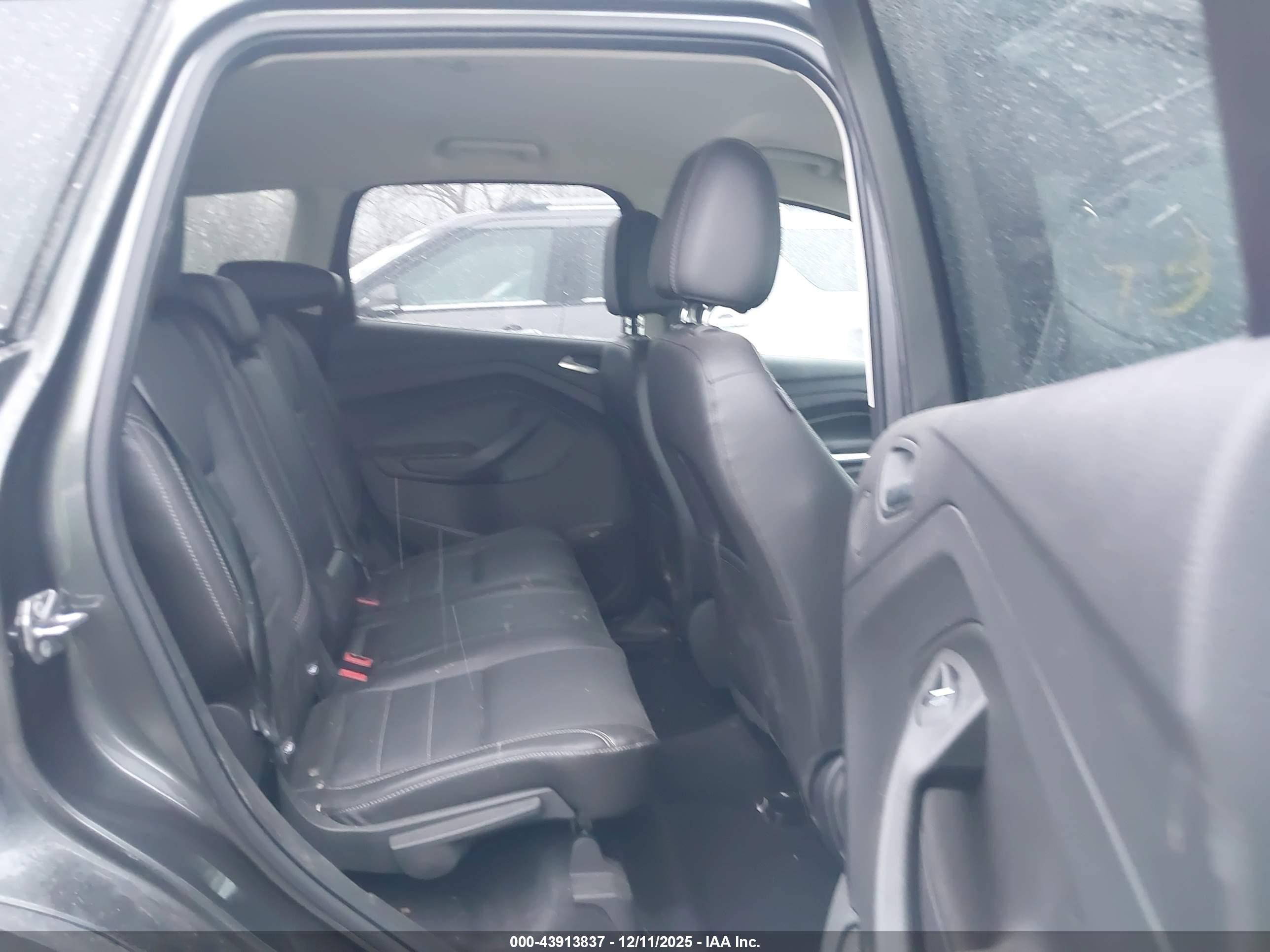 FORD ESCAPE image 8