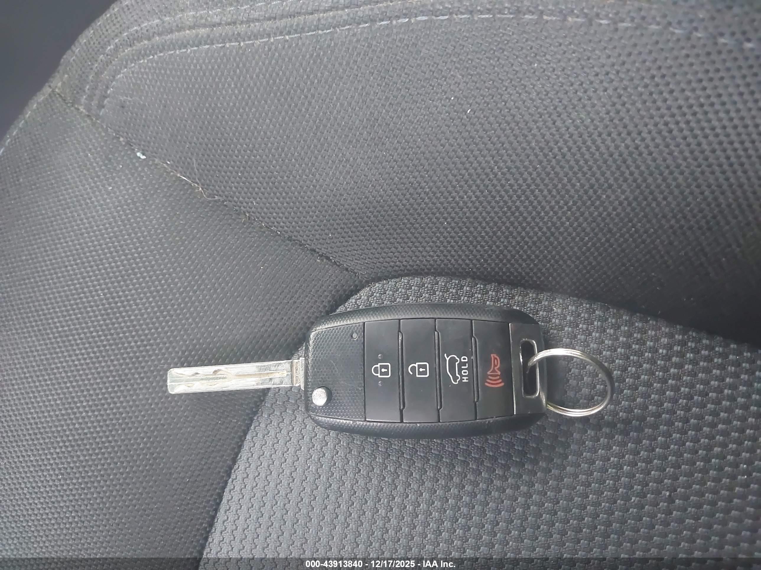 KIA SPORTAGE image 11