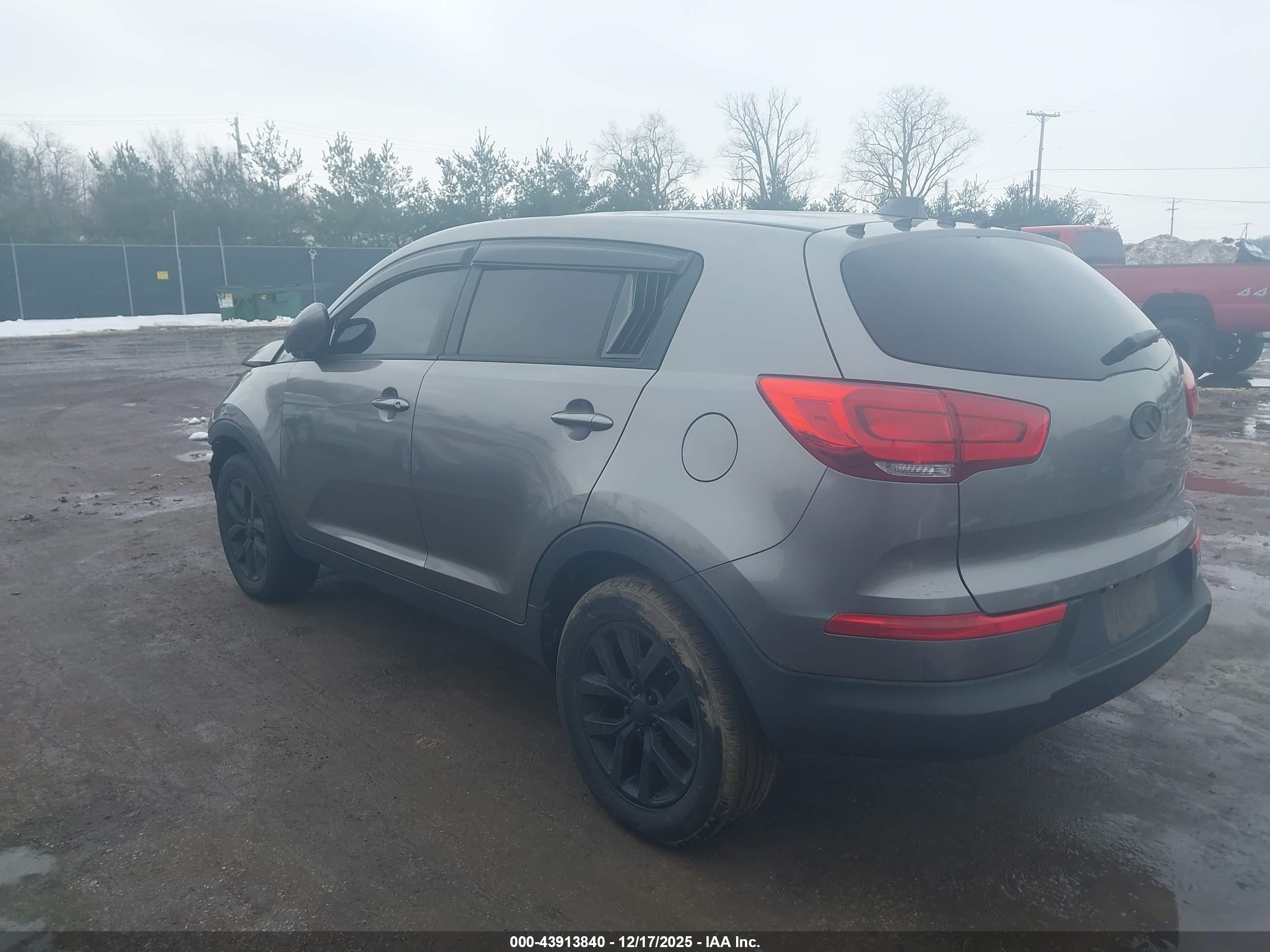 KIA SPORTAGE image 3