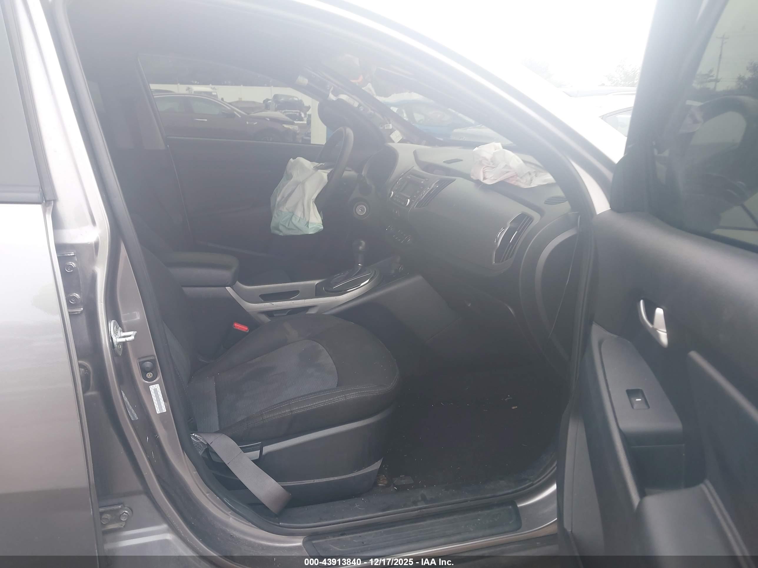 KIA SPORTAGE image 5