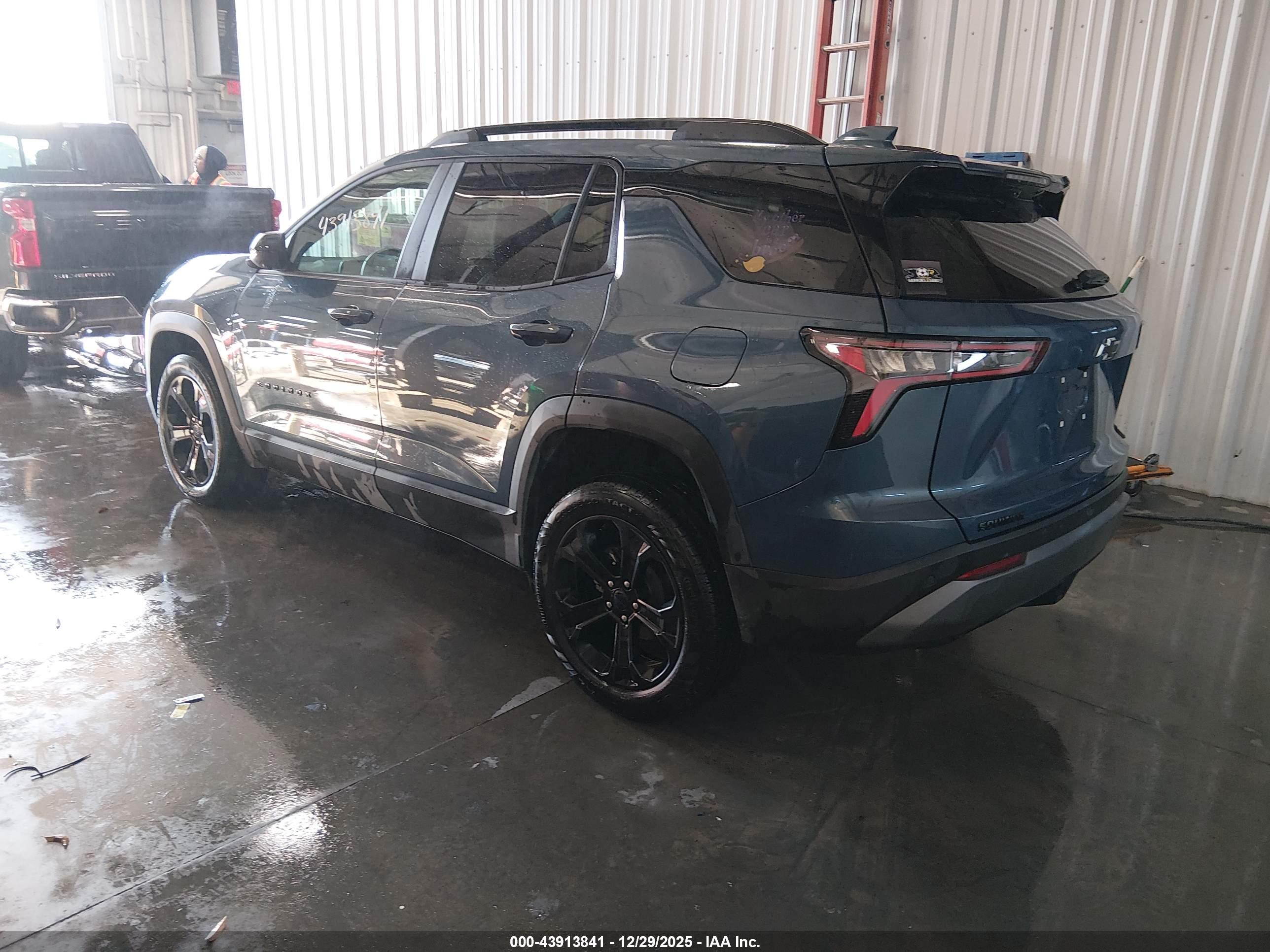 CHEVROLET EQUINOX image 3