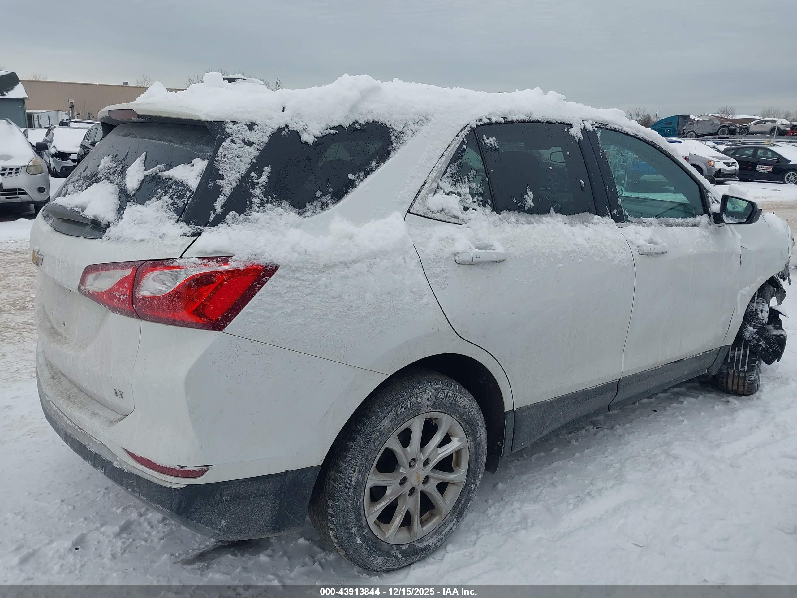 CHEVROLET EQUINOX image 4