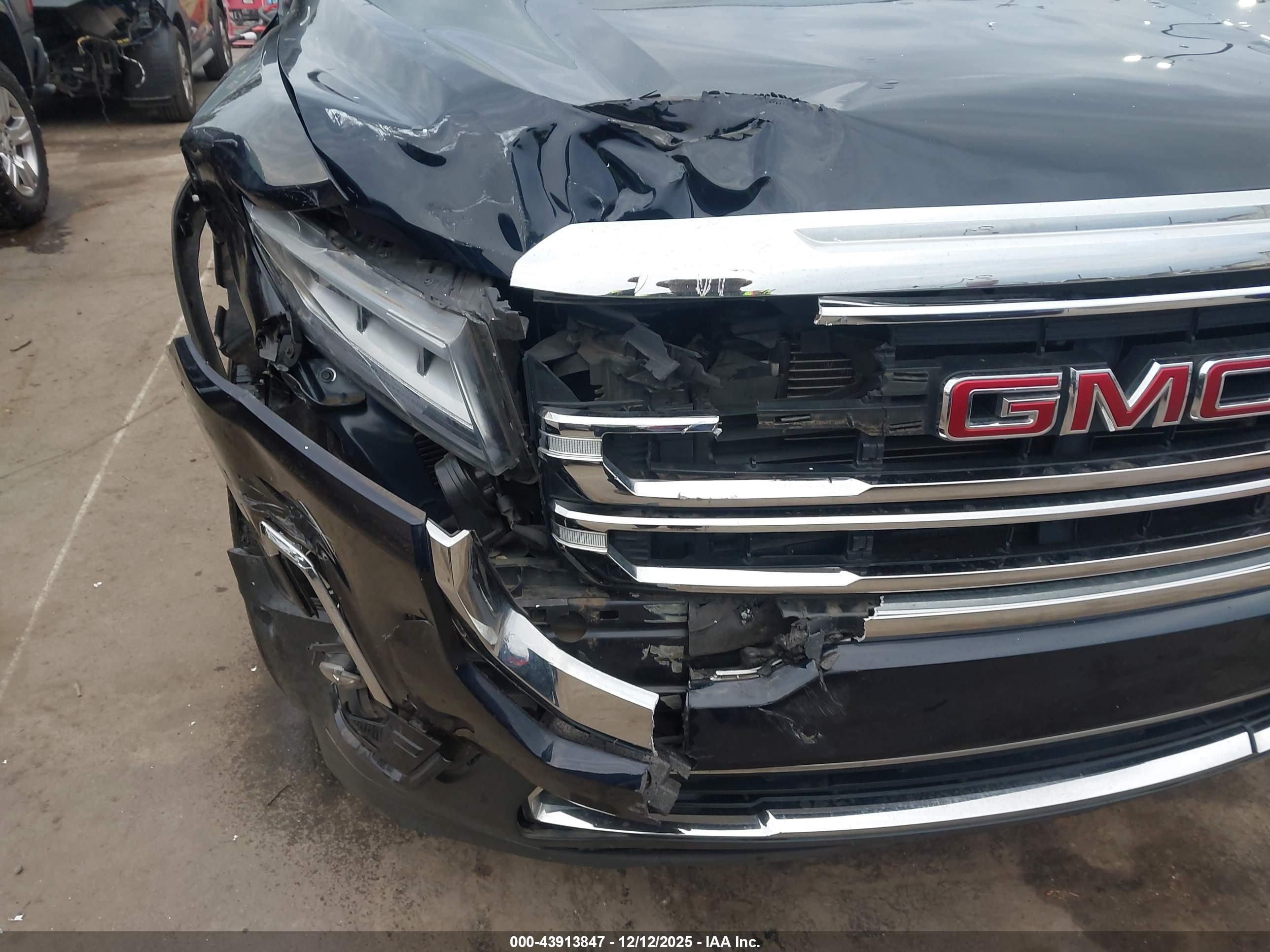 GMC ACADIA image 6