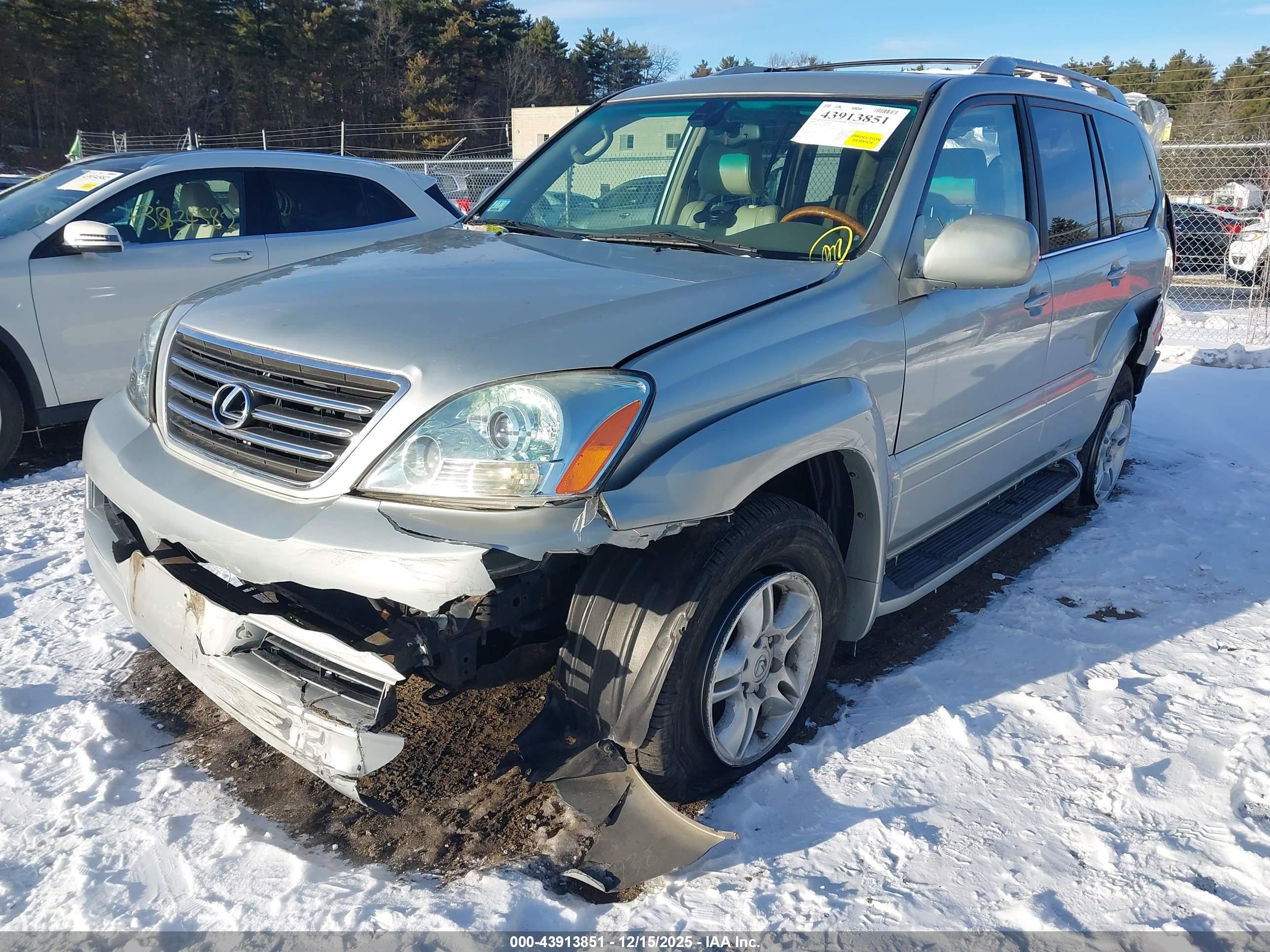 LEXUS GX image 2