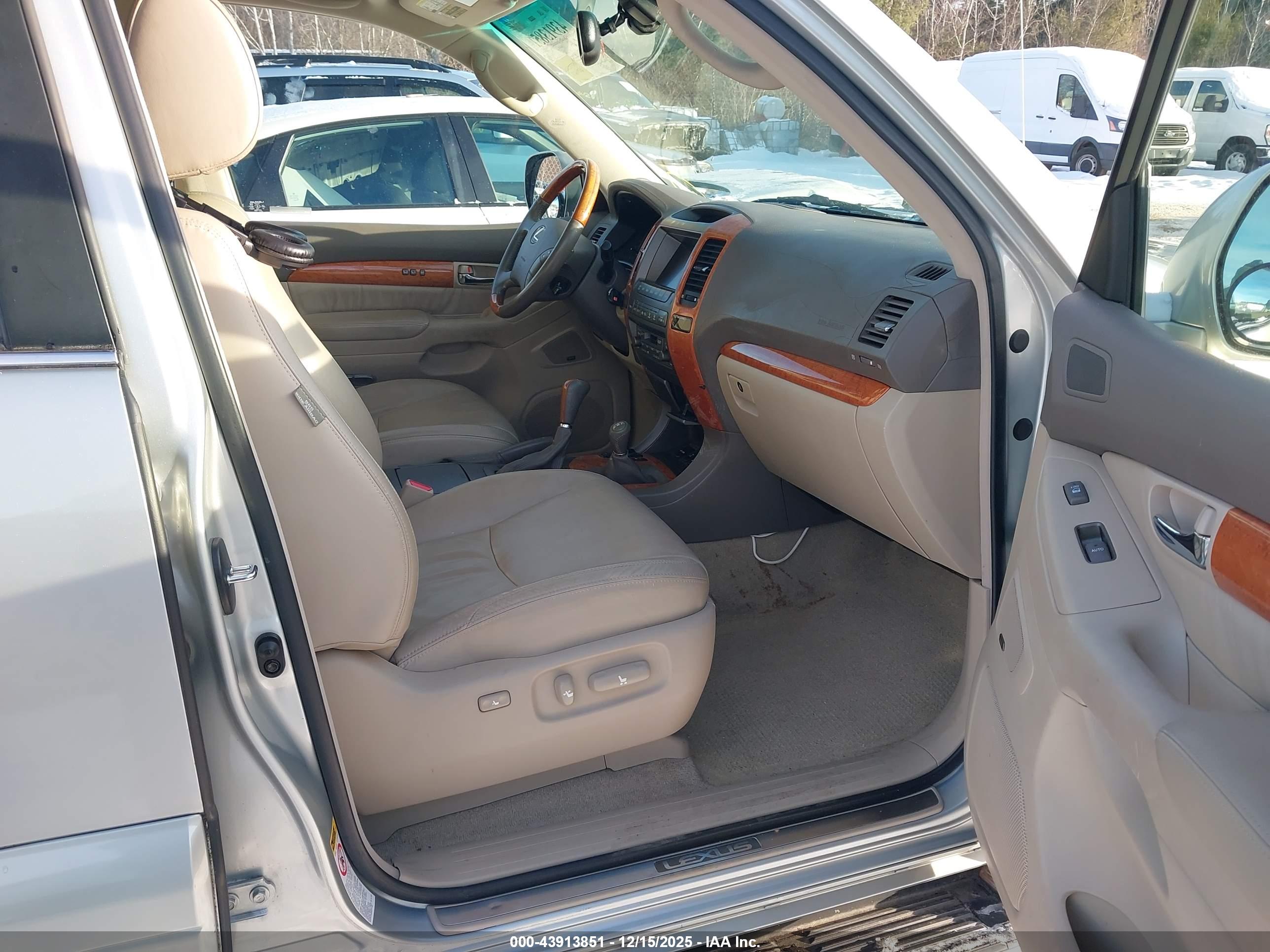 LEXUS GX image 5