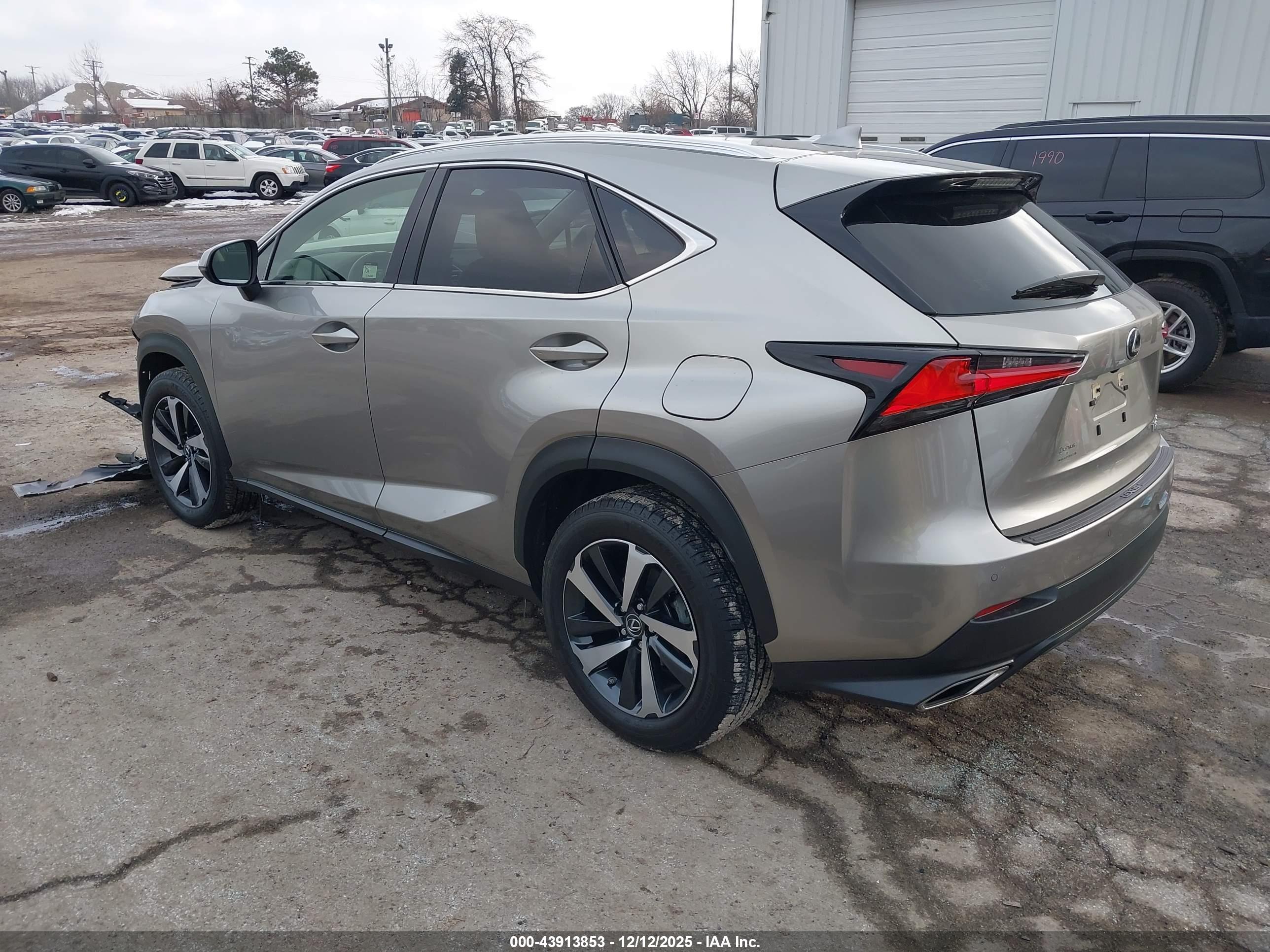 LEXUS NX image 3