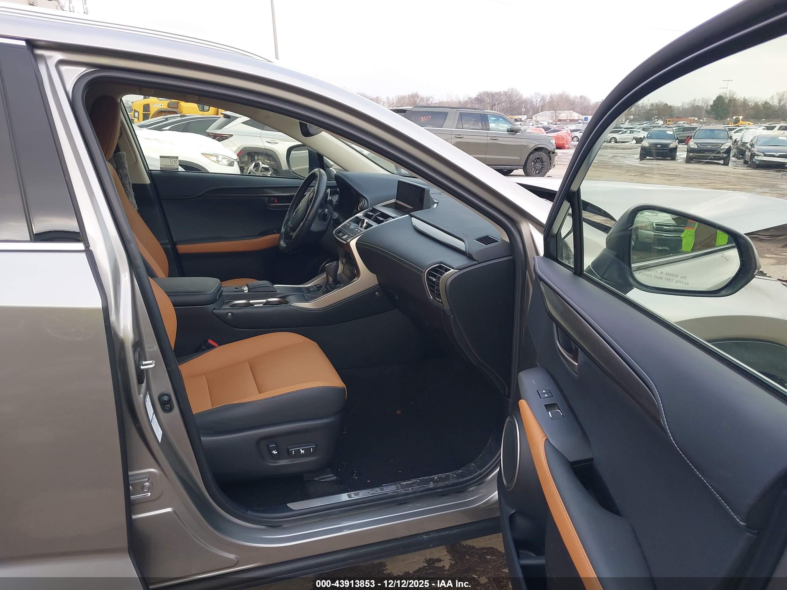 LEXUS NX image 5