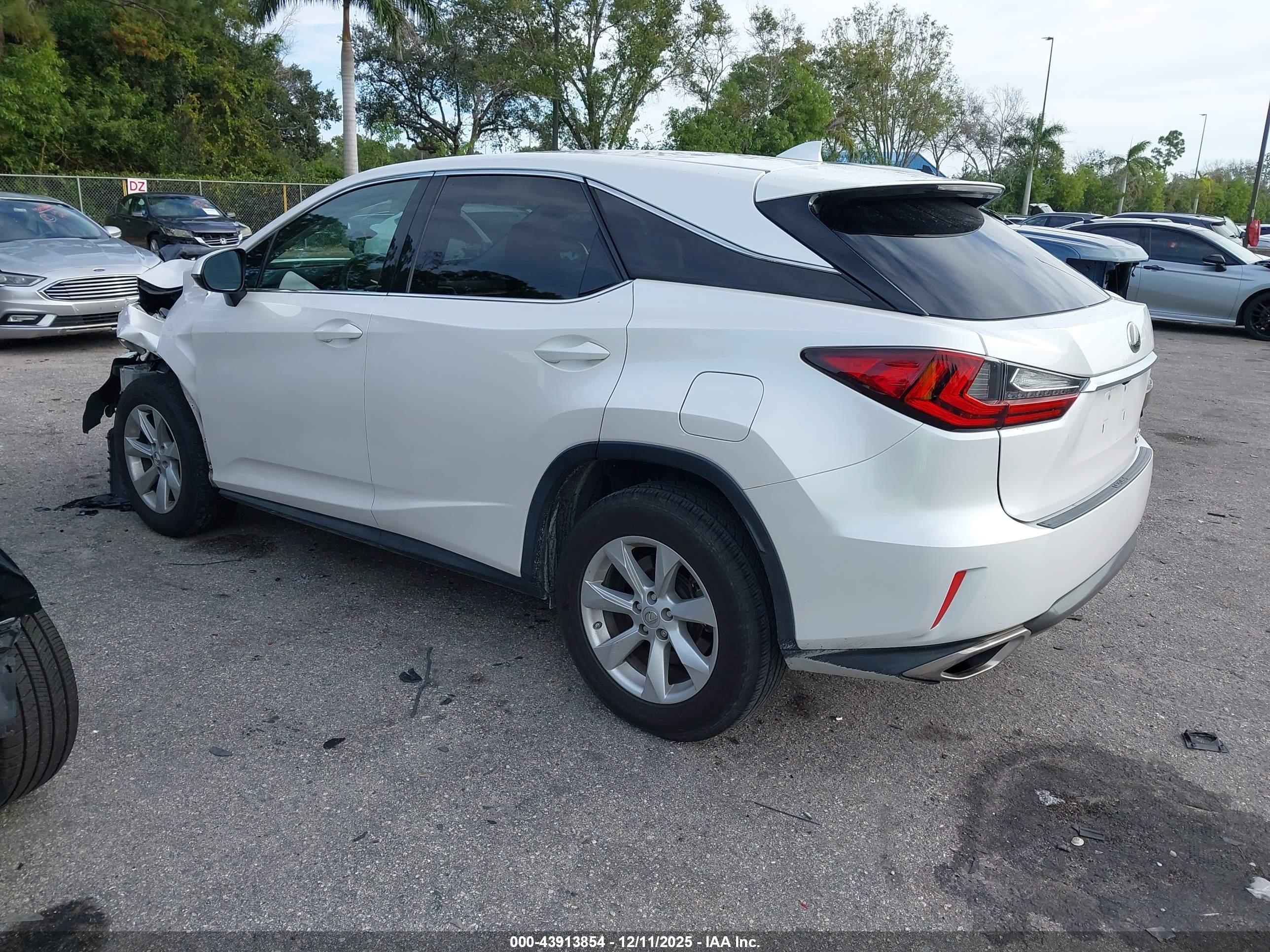 LEXUS RX image 3