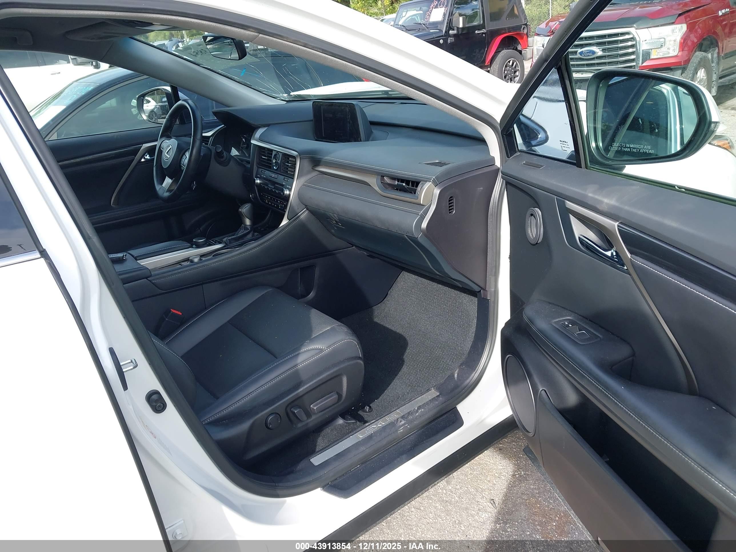 LEXUS RX image 5