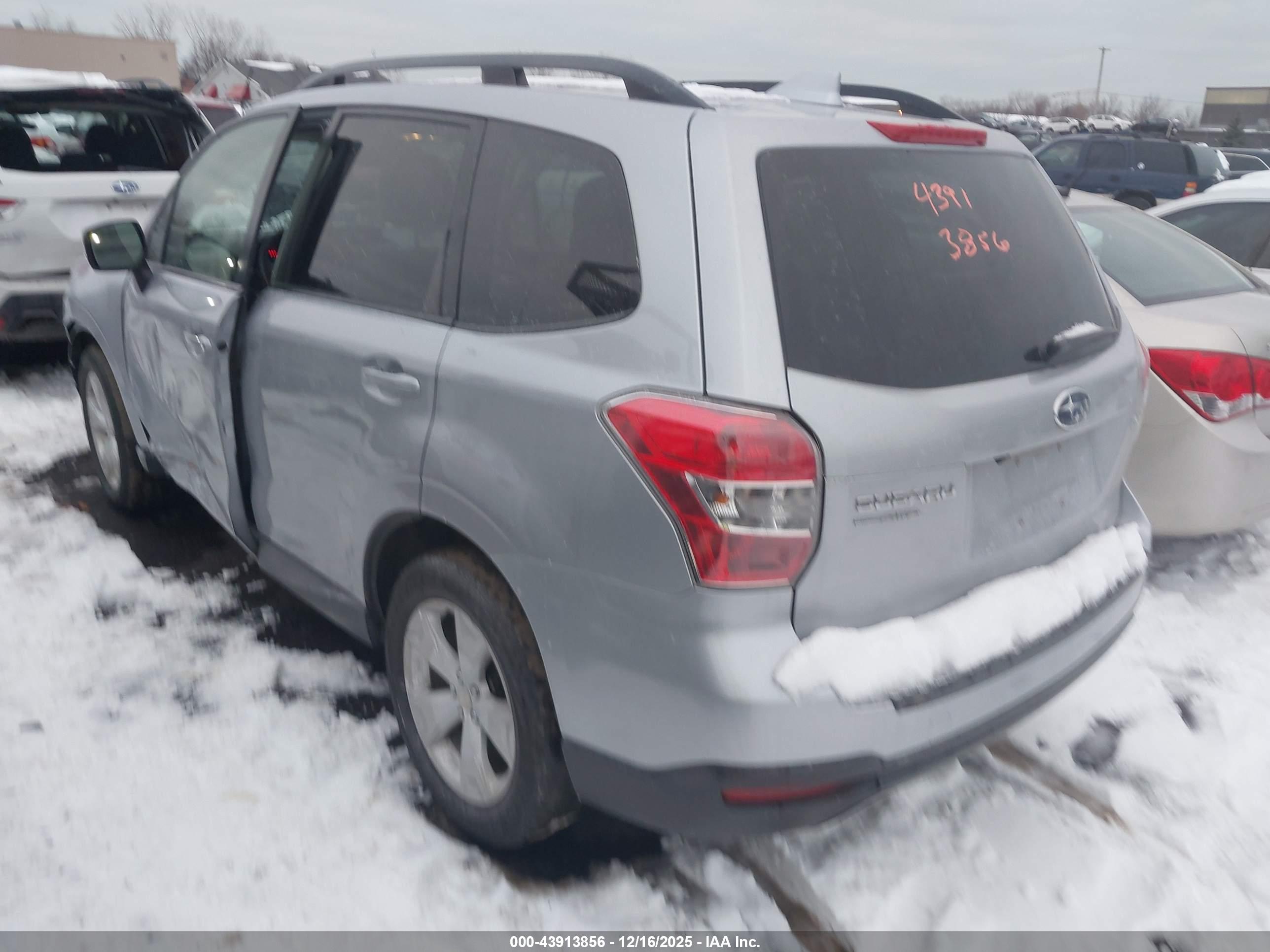 SUBARU FORESTER image 3
