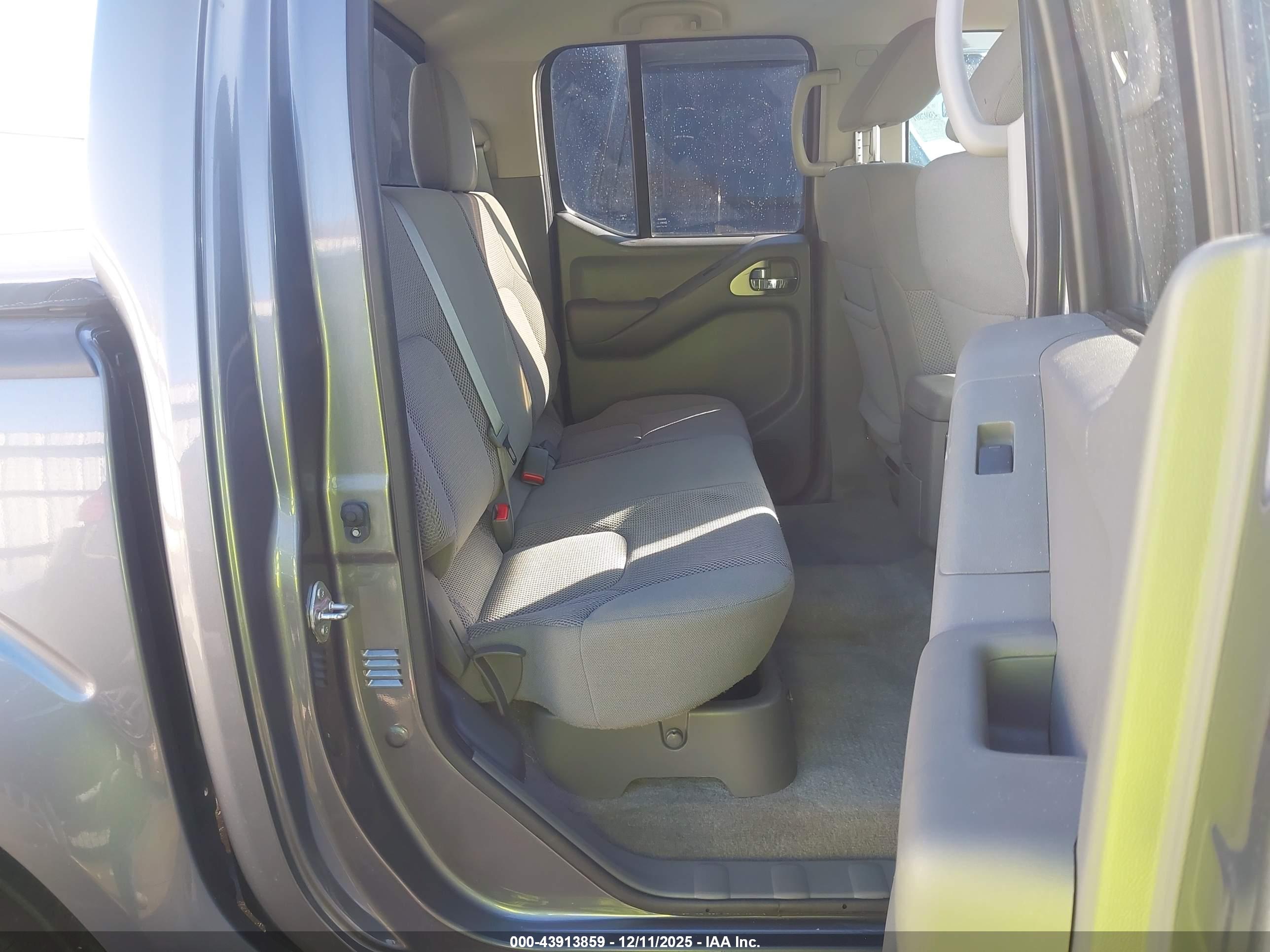 NISSAN FRONTIER image 8