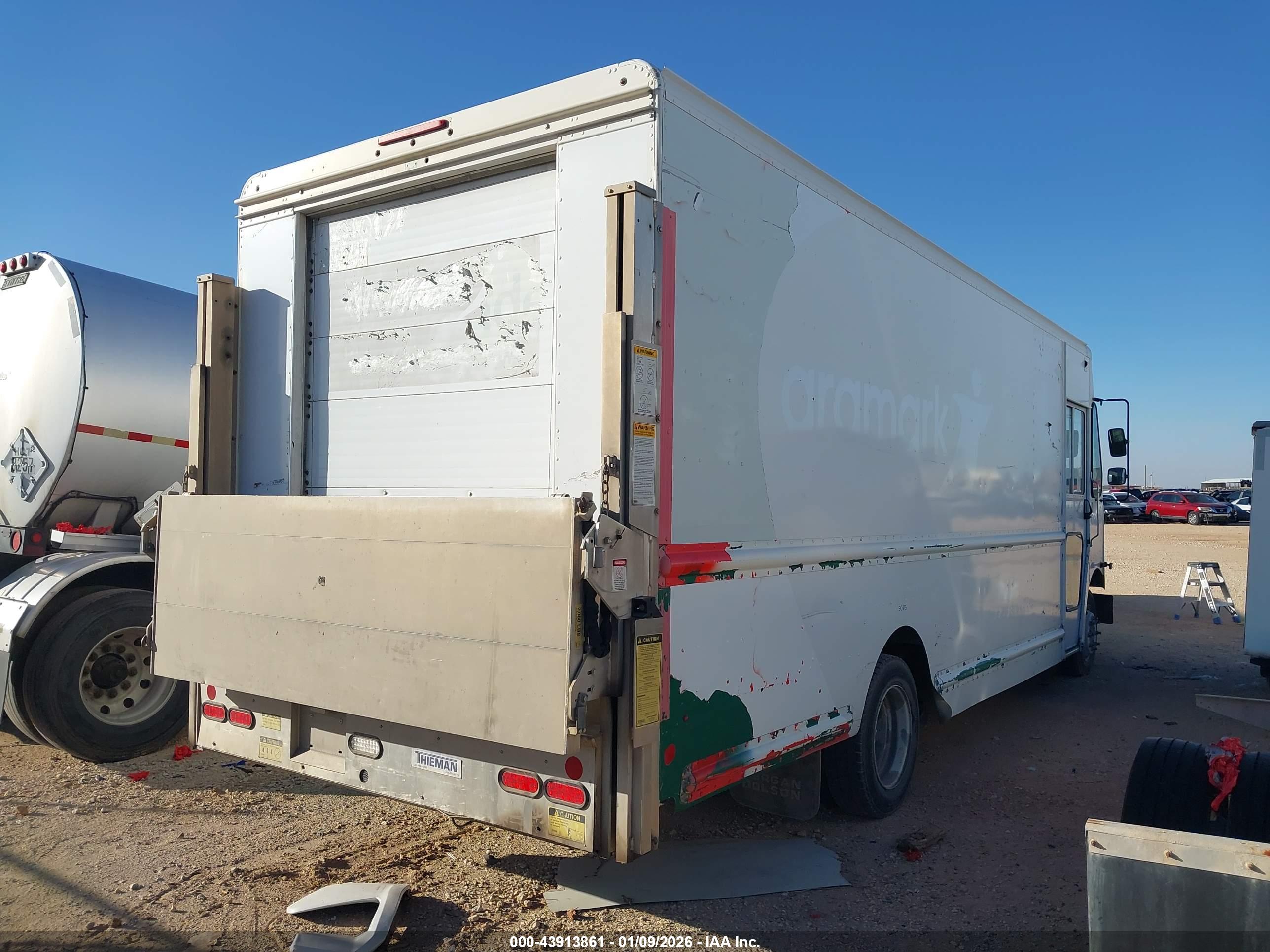 FREIGHTLINER CHASSIS image 4