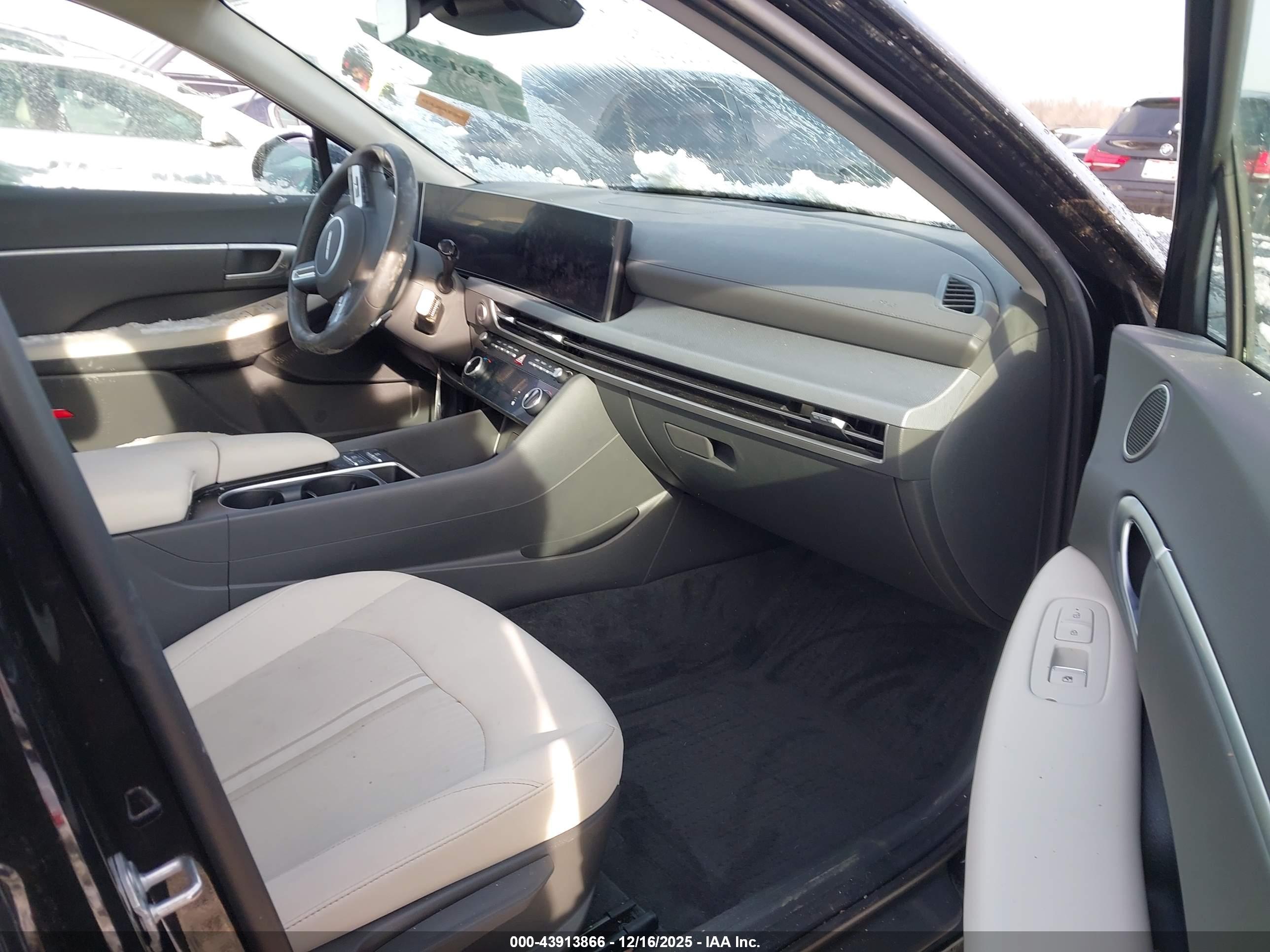 HYUNDAI SONATA image 5
