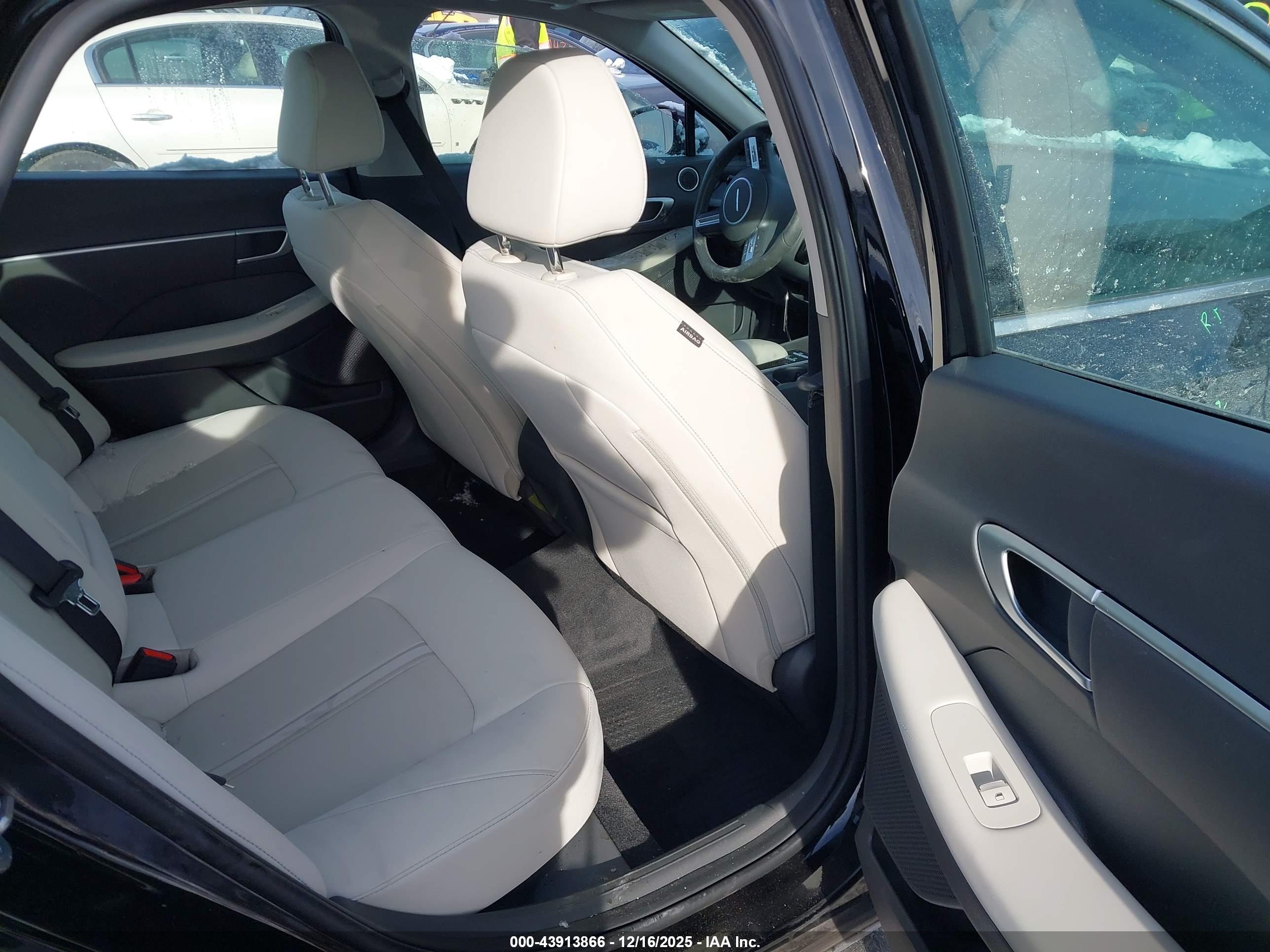 HYUNDAI SONATA image 8