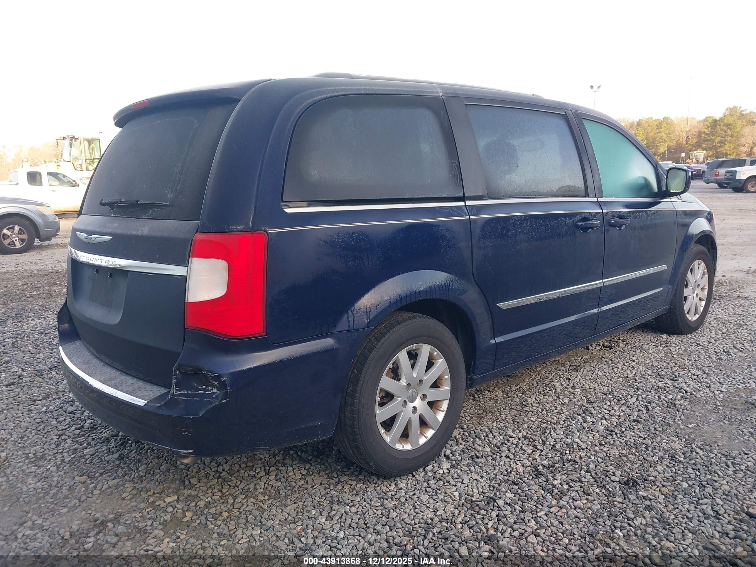 CHRYSLER TOWN image 4