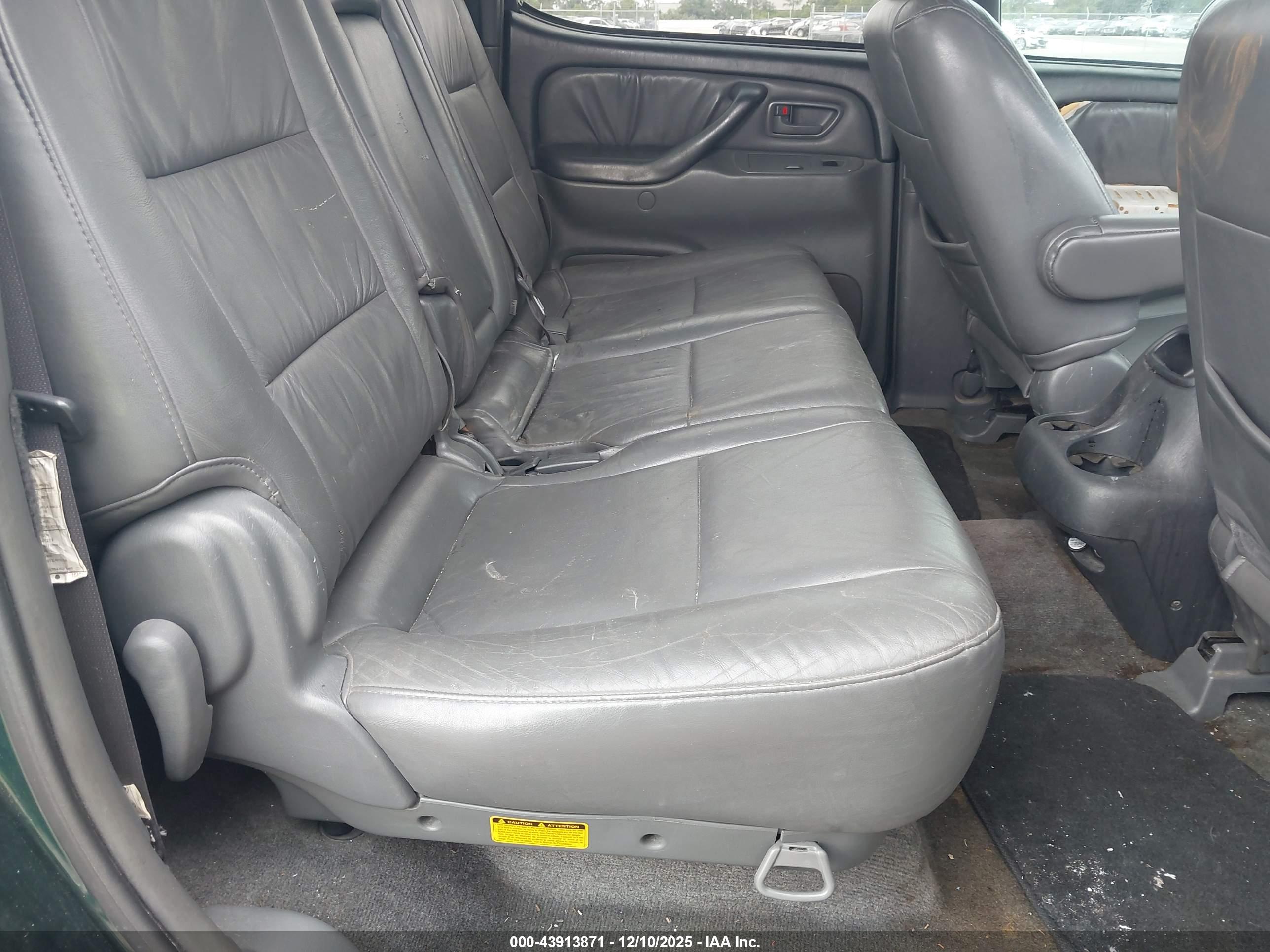 TOYOTA TUNDRA image 8