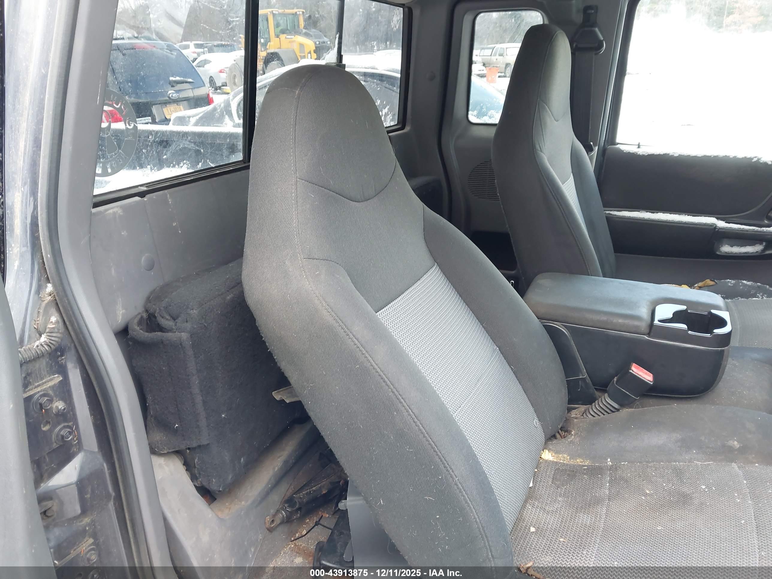FORD RANGER image 8