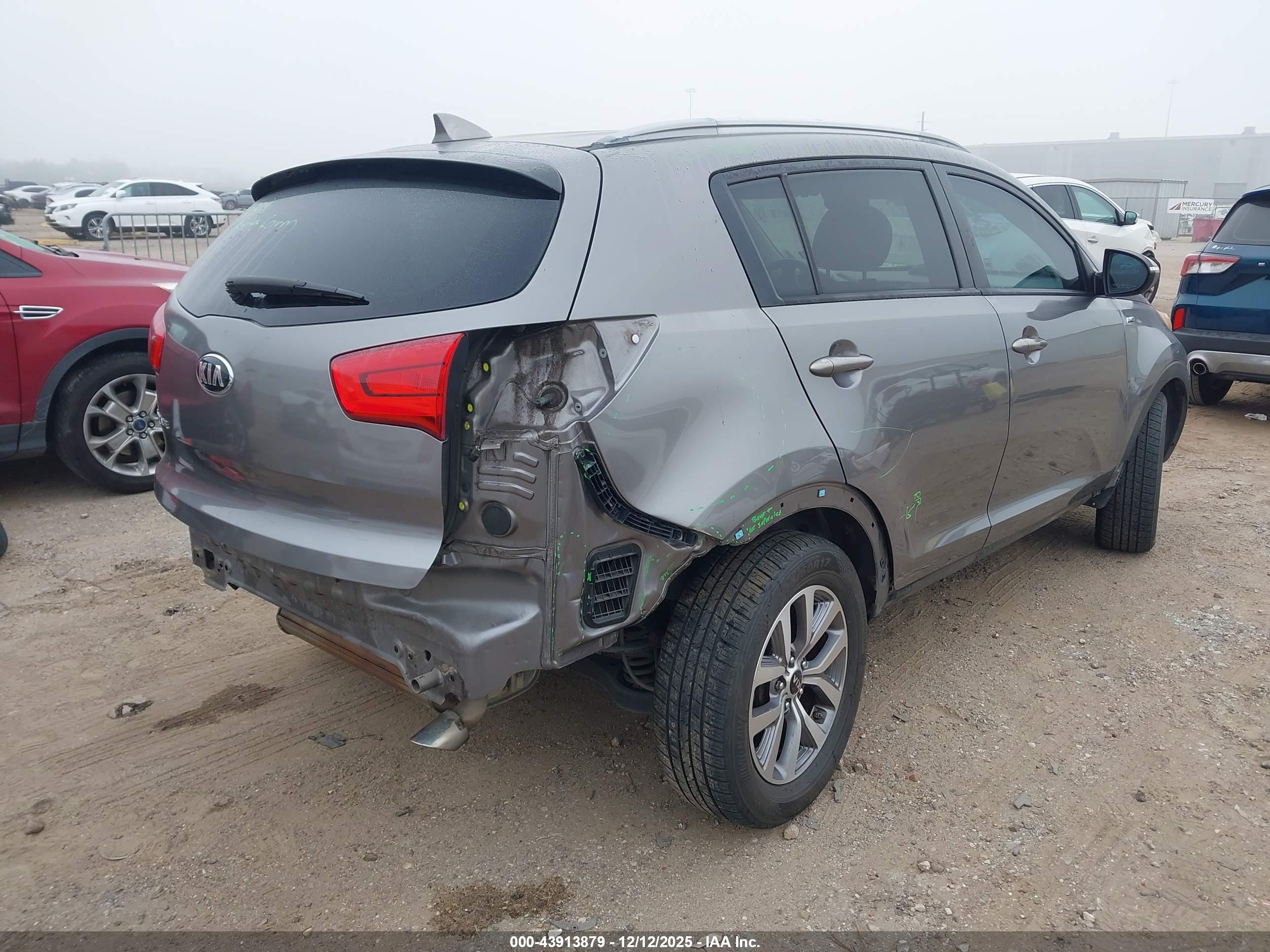 KIA SPORTAGE image 4