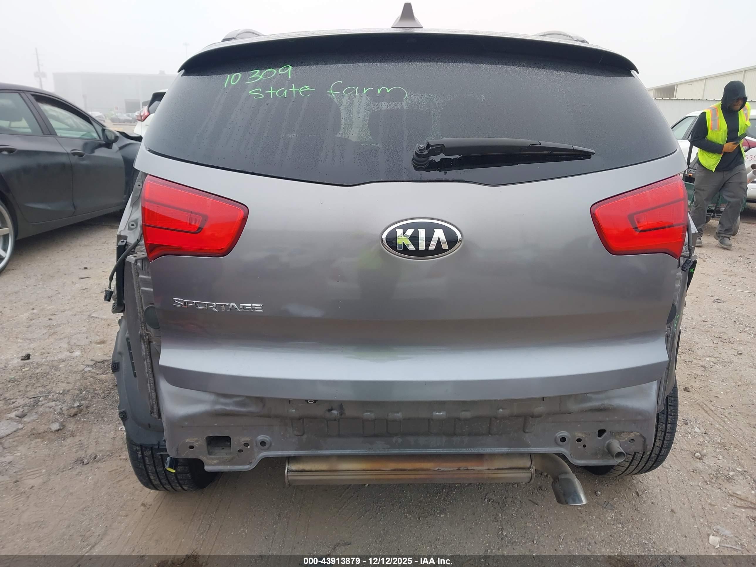 KIA SPORTAGE image 6