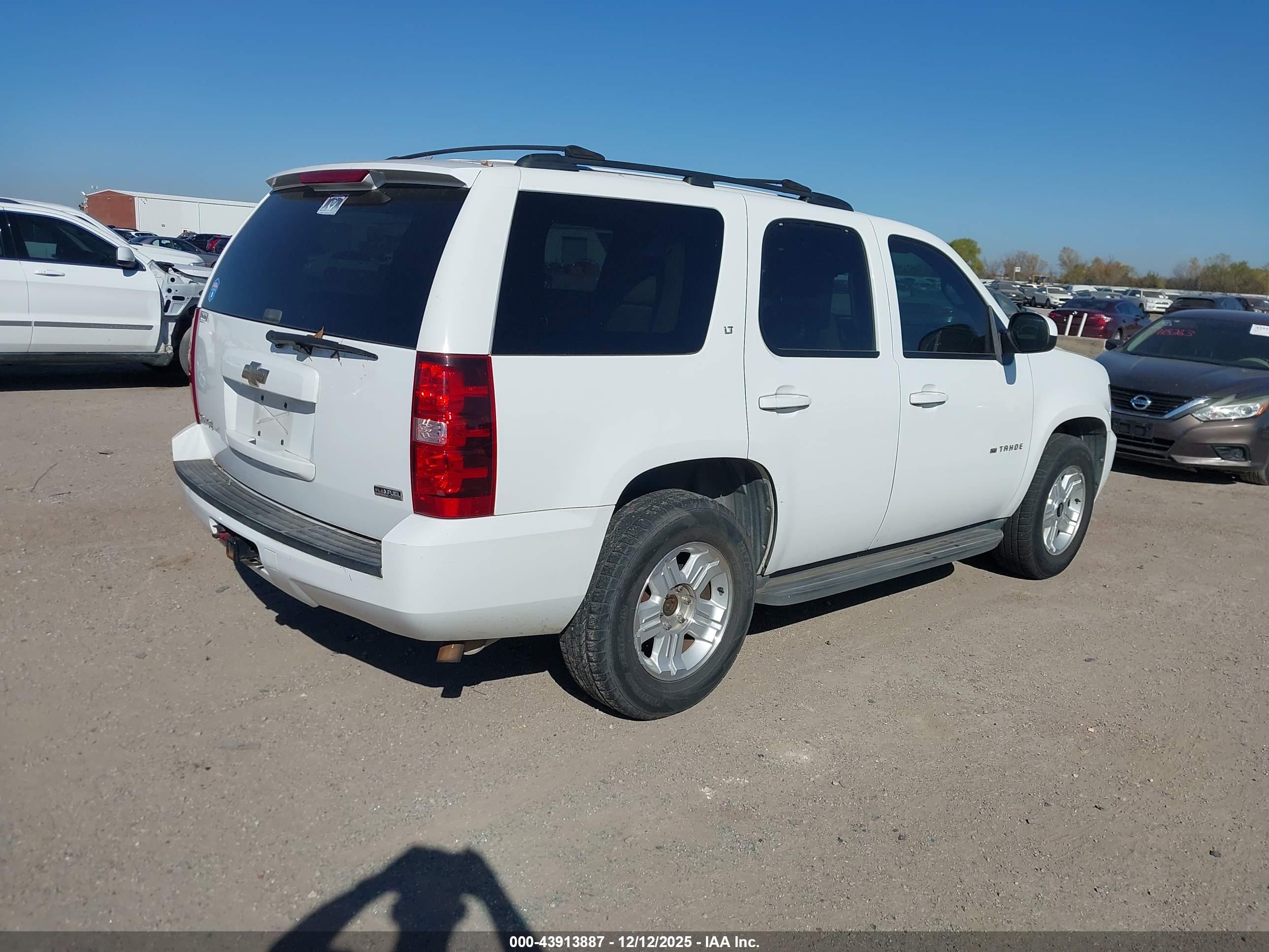 CHEVROLET TAHOE image 4
