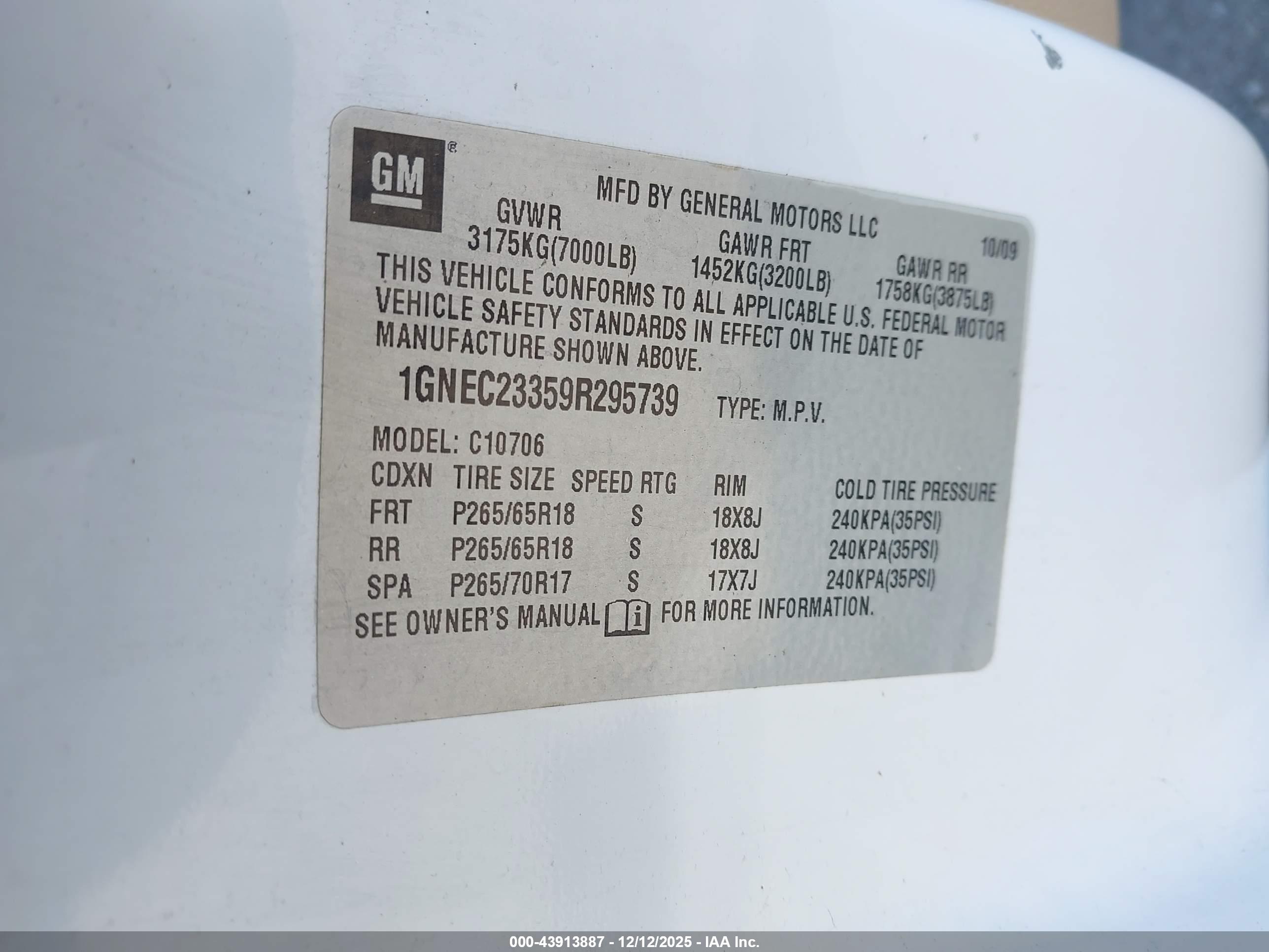 CHEVROLET TAHOE image 9