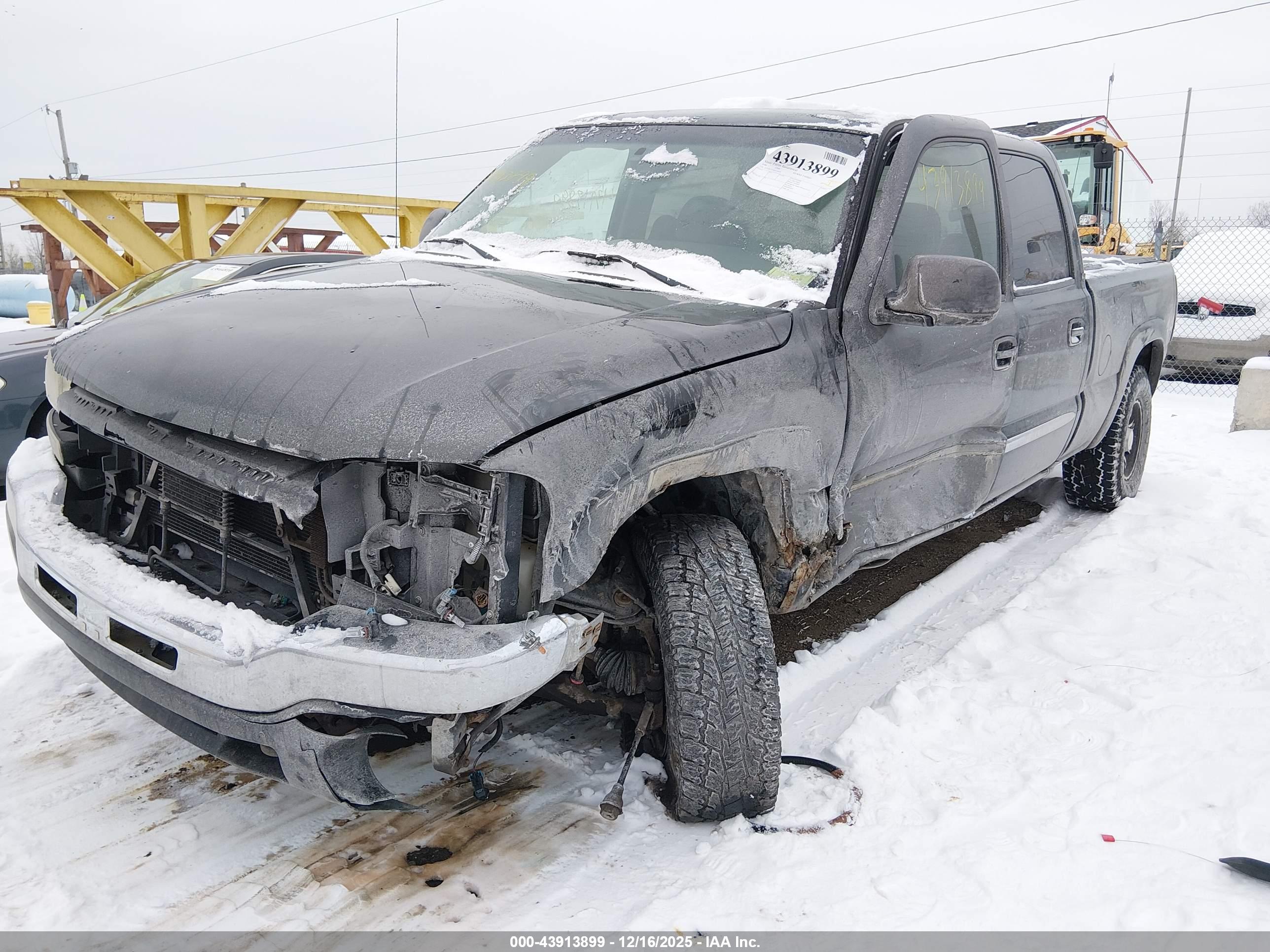 GMC SIERRA image 2