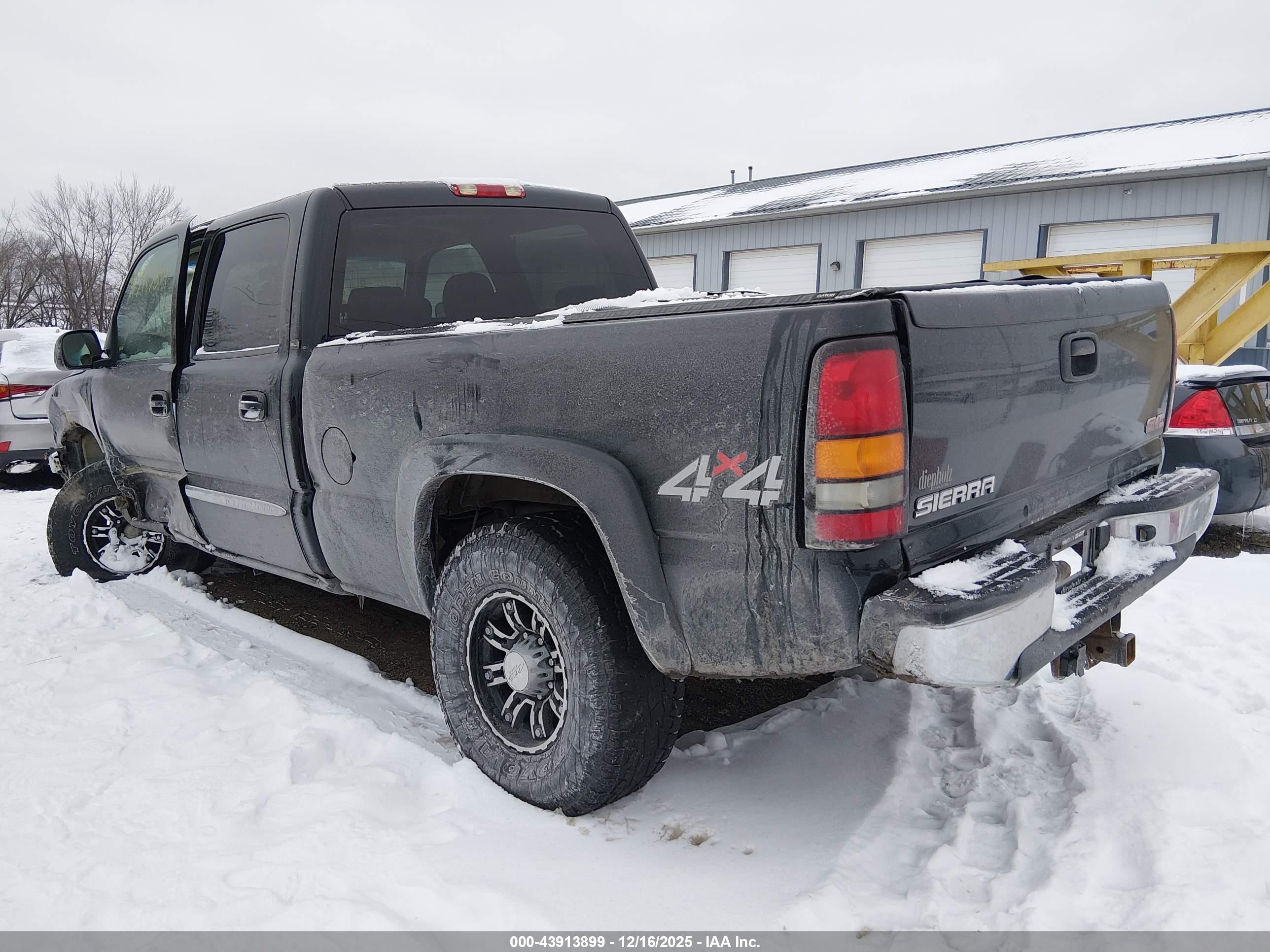 GMC SIERRA image 3
