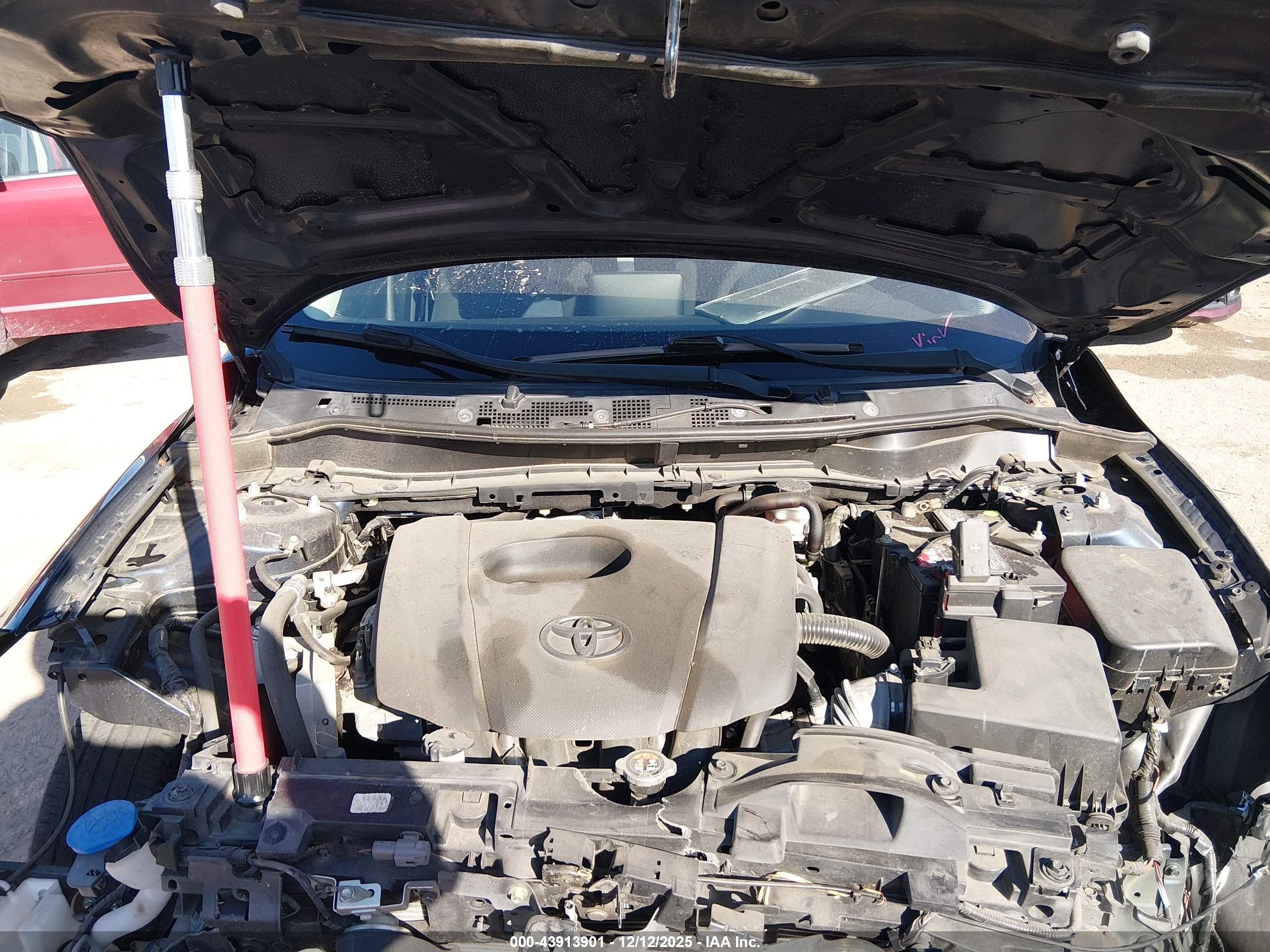 TOYOTA YARIS image 10
