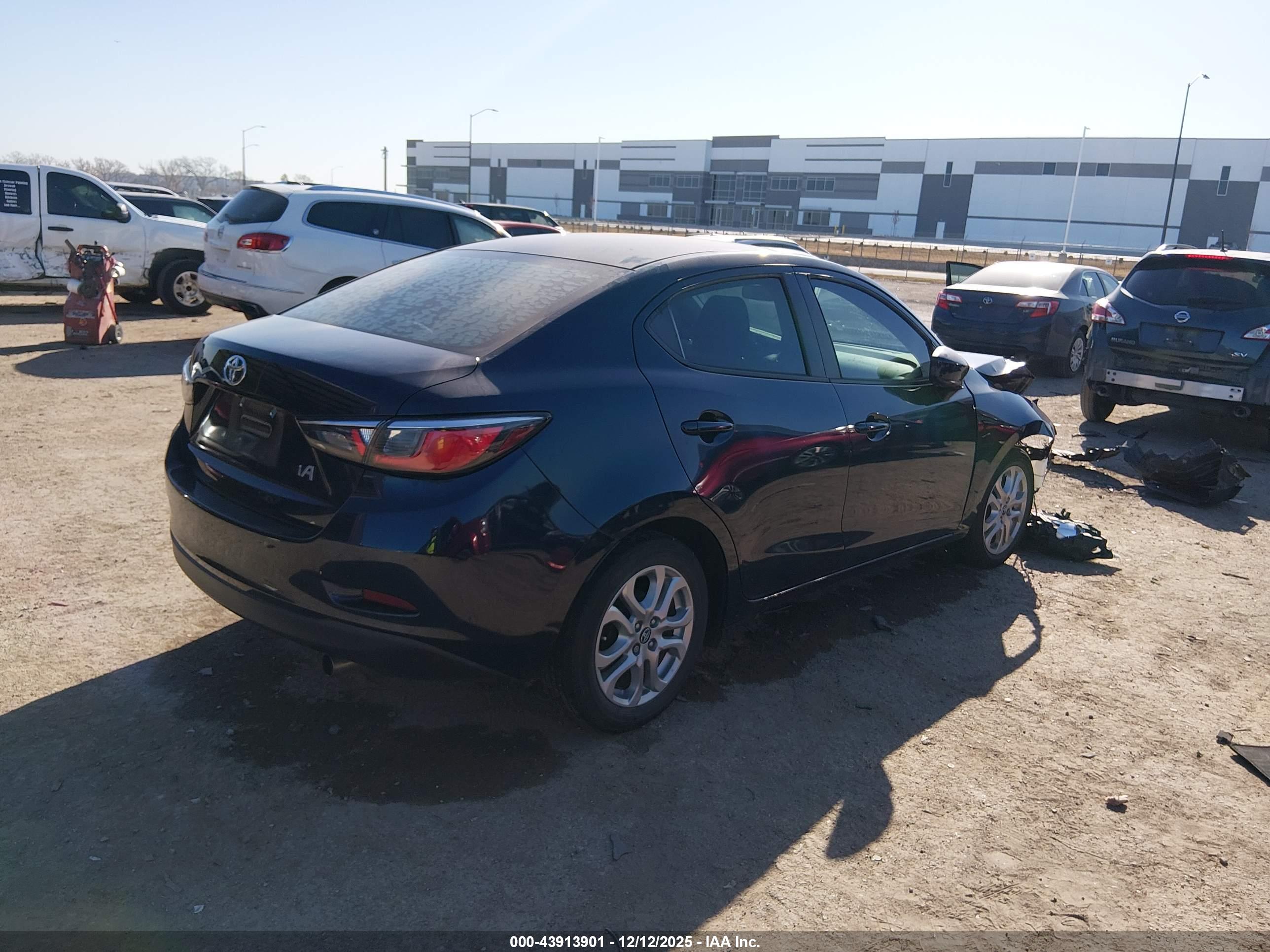 TOYOTA YARIS image 4