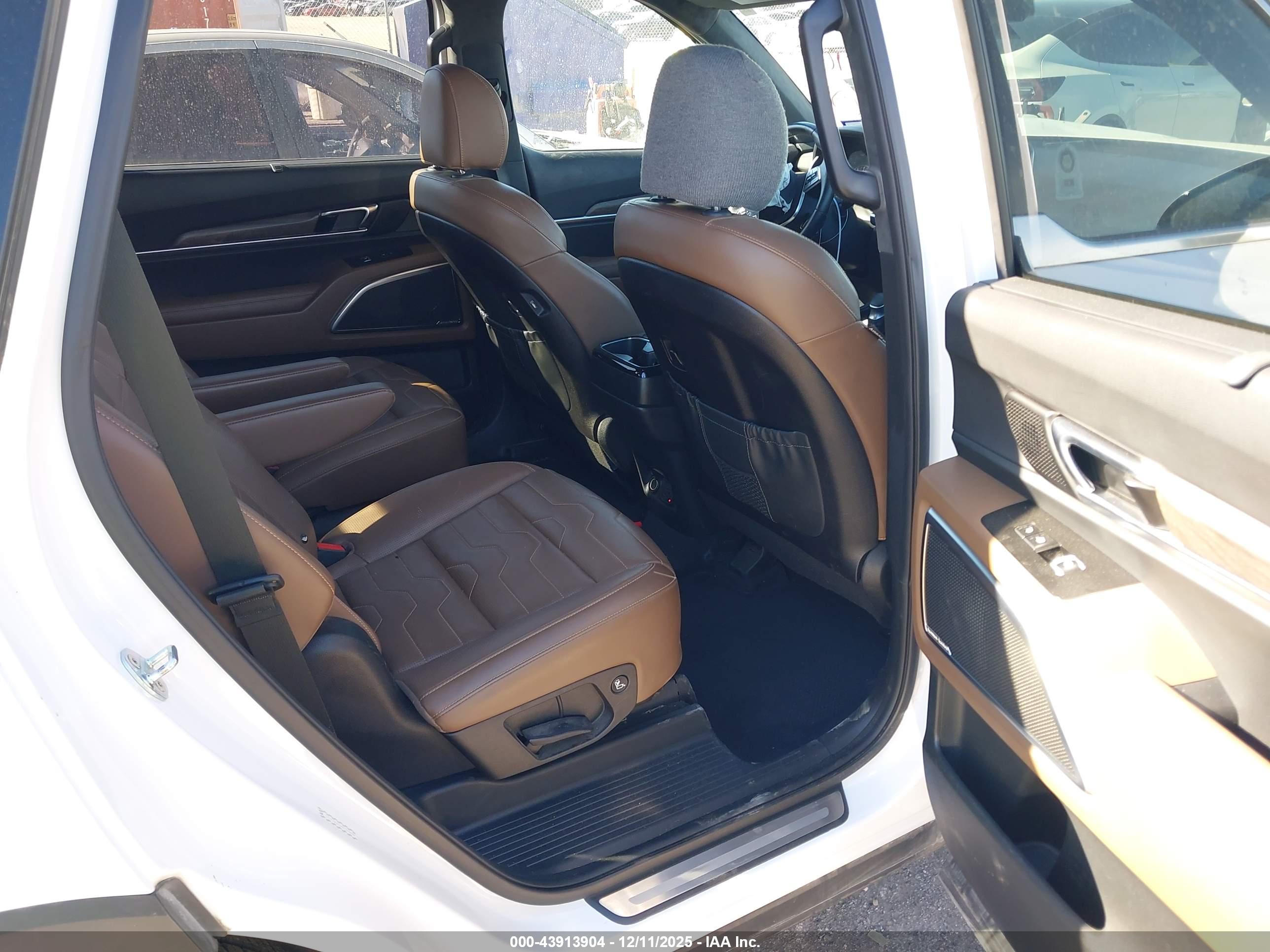KIA TELLURIDE image 8