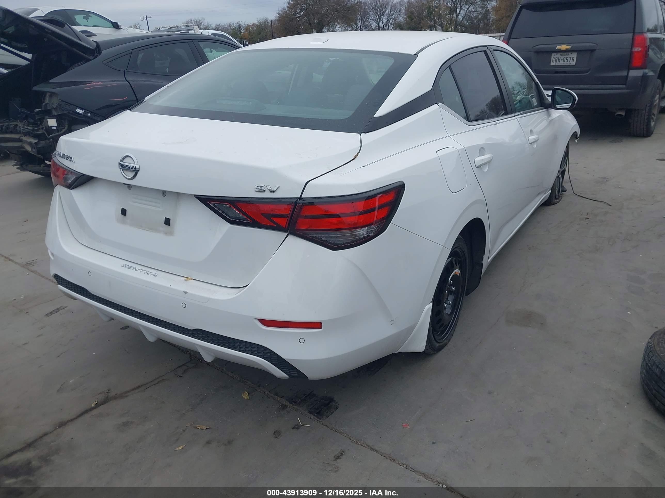 NISSAN SENTRA image 4
